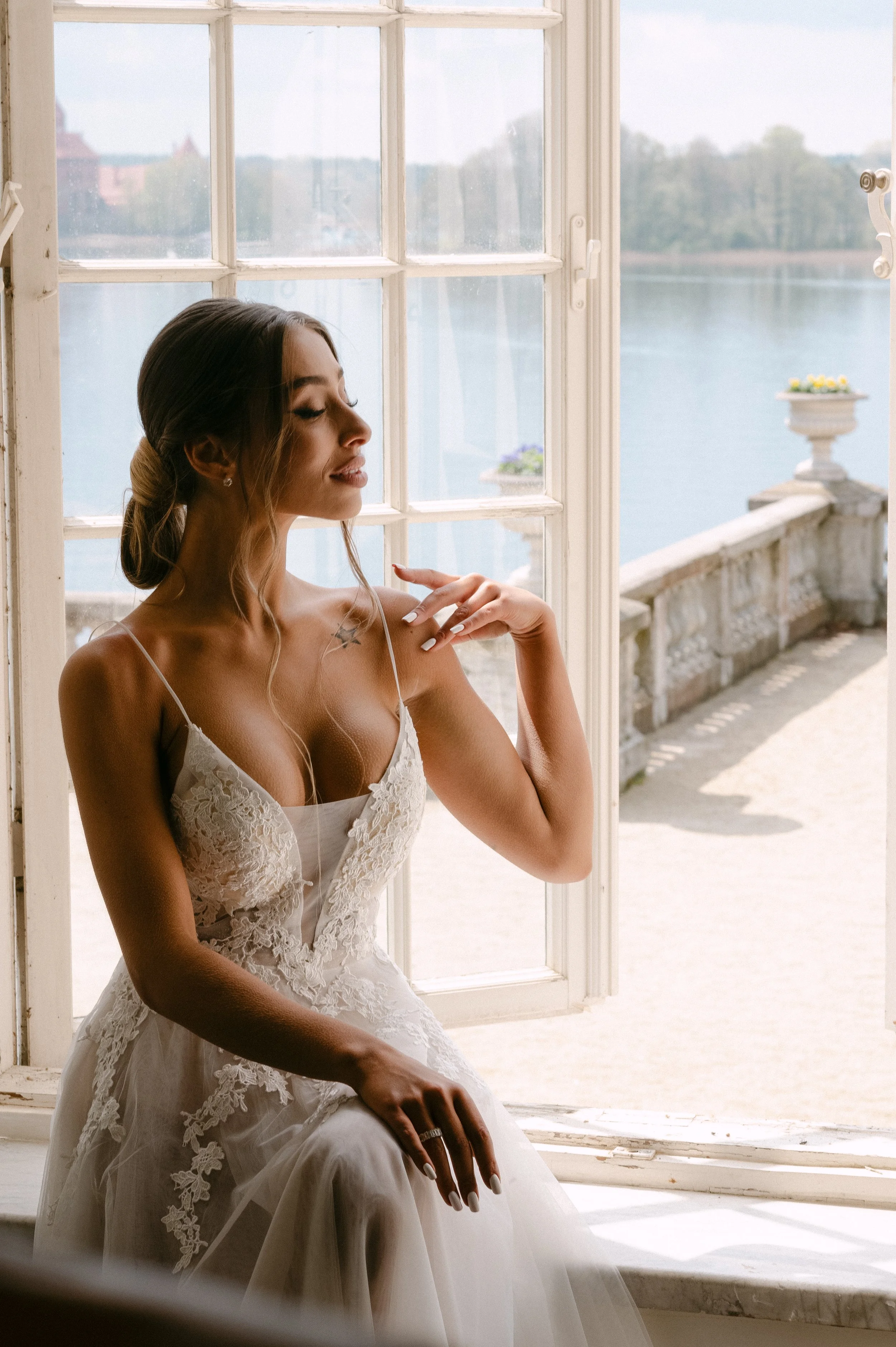 En bryllupsfotografering i Oslo hvor kjærlighet og magiske øyeblikk står i fokus. Jeg spesialiserer meg på bryllupsfotografier i Oslo og er klar til å forevige din store dag!
#BryllupsfotografOslo #OsloBryllup #Bryllupsfotograf #OsloWeddingPhotograph