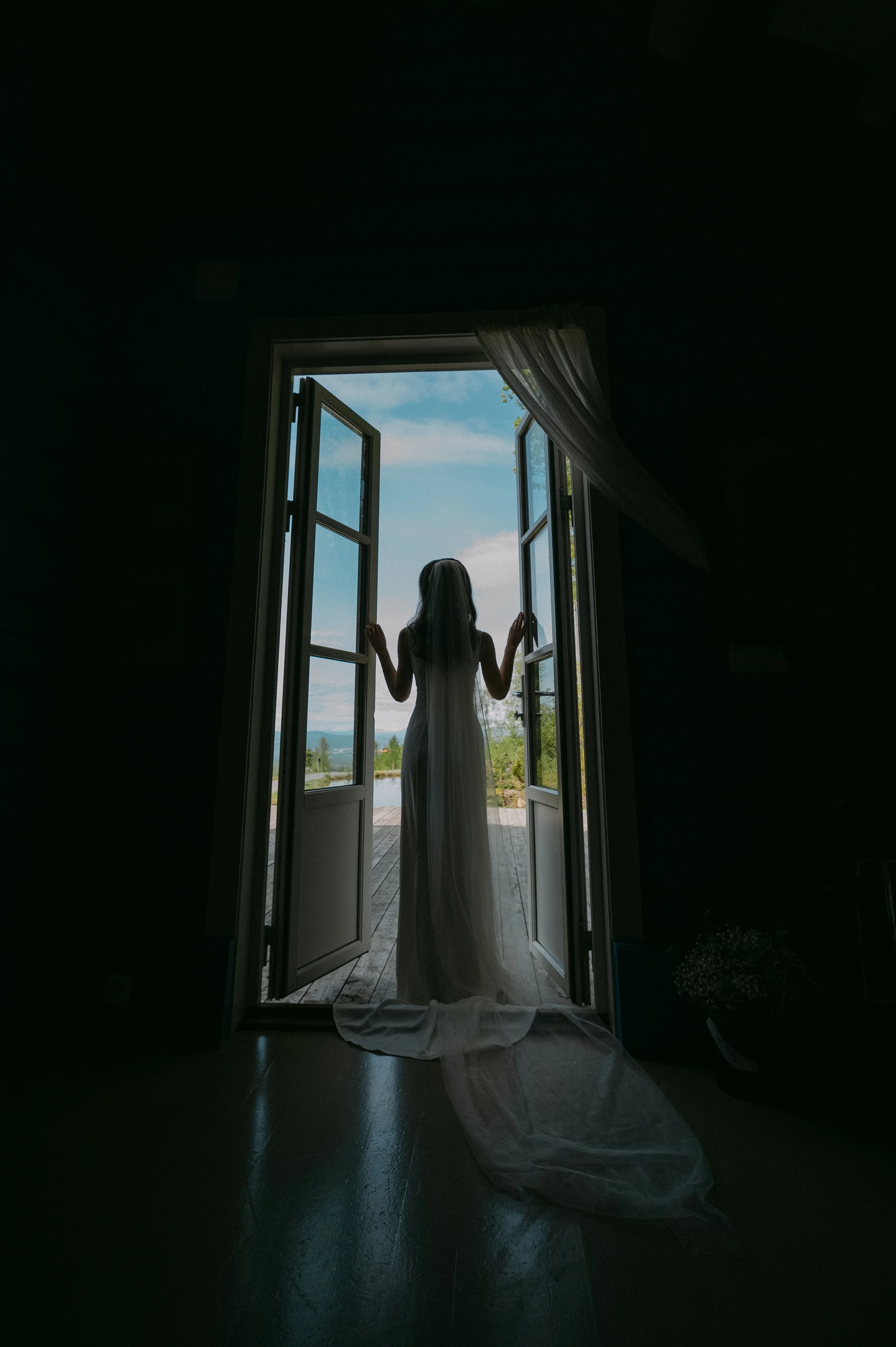 En bryllupsfotografering i Oslo hvor kjærlighet og magiske øyeblikk står i fokus. Jeg spesialiserer meg på bryllupsfotografier i Oslo og er klar til å forevige din store dag!
#BryllupsfotografOslo #OsloBryllup #Bryllupsfotograf #OsloWeddingPhotograph