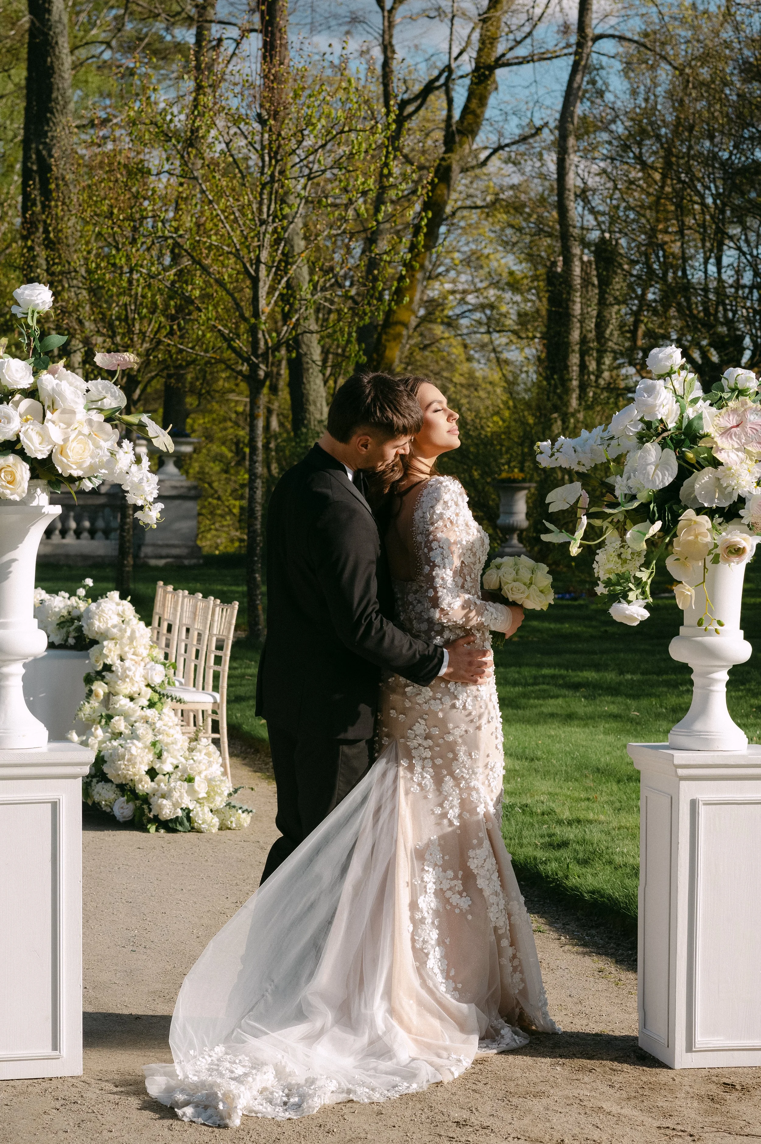 En bryllupsfotografering i Oslo hvor kjærlighet og magiske øyeblikk står i fokus. Jeg spesialiserer meg på bryllupsfotografier i Oslo og er klar til å forevige din store dag!
#BryllupsfotografOslo #OsloBryllup #Bryllupsfotograf #OsloWeddingPhotograph