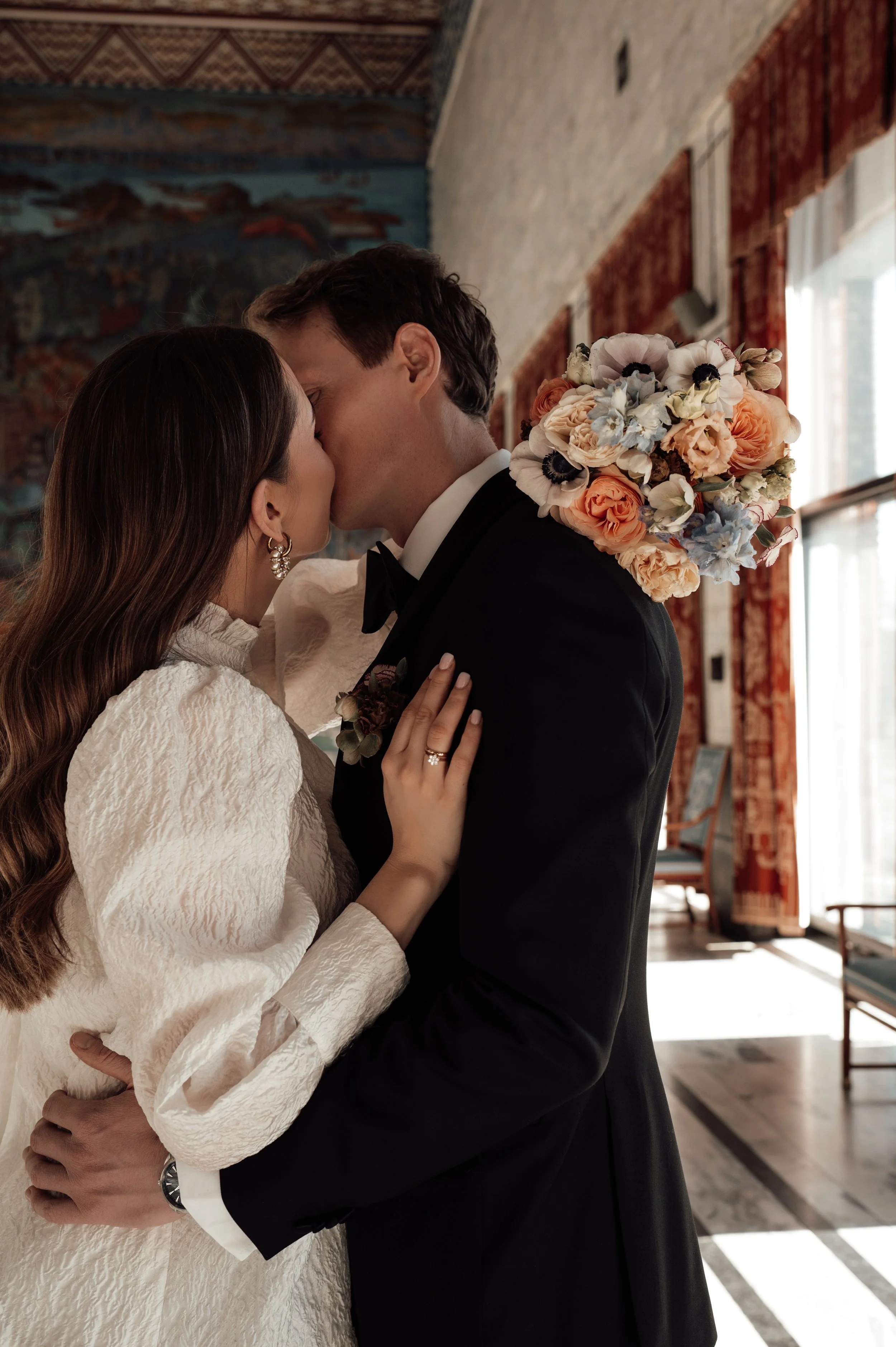 En bryllupsfotografering i Oslo hvor kjærlighet og magiske øyeblikk står i fokus. Jeg spesialiserer meg på bryllupsfotografier i Oslo og er klar til å forevige din store dag!
#BryllupsfotografOslo #OsloBryllup #Bryllupsfotograf #OsloWeddingPhotograph