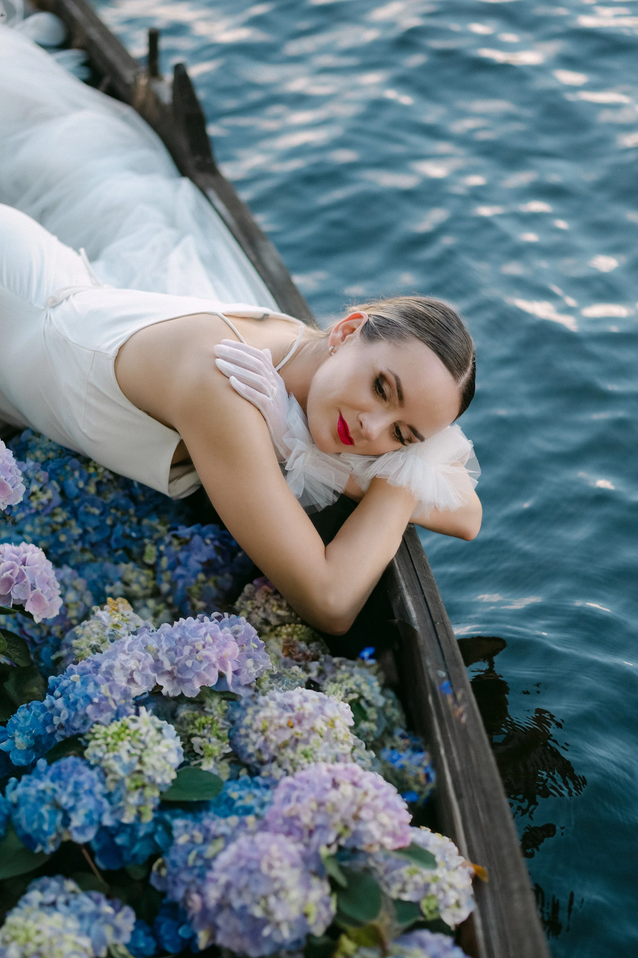 En bryllupsfotografering i Oslo hvor kjærlighet og magiske øyeblikk står i fokus. Jeg spesialiserer meg på bryllupsfotografier i Oslo og er klar til å forevige din store dag!
#BryllupsfotografOslo #OsloBryllup #Bryllupsfotograf #OsloWeddingPhotograph