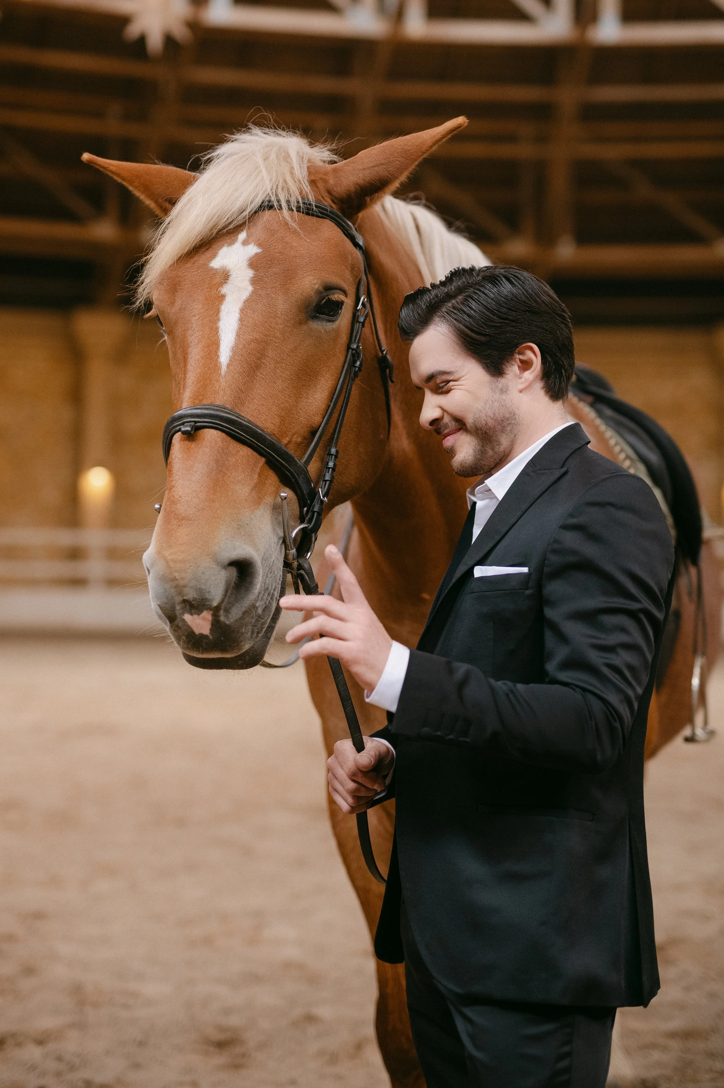 En bryllupsfotografering i Oslo hvor kjærlighet og magiske øyeblikk står i fokus. Jeg spesialiserer meg på bryllupsfotografier i Oslo og er klar til å forevige din store dag!
#BryllupsfotografOslo #OsloBryllup #Bryllupsfotograf #OsloWeddingPhotograph