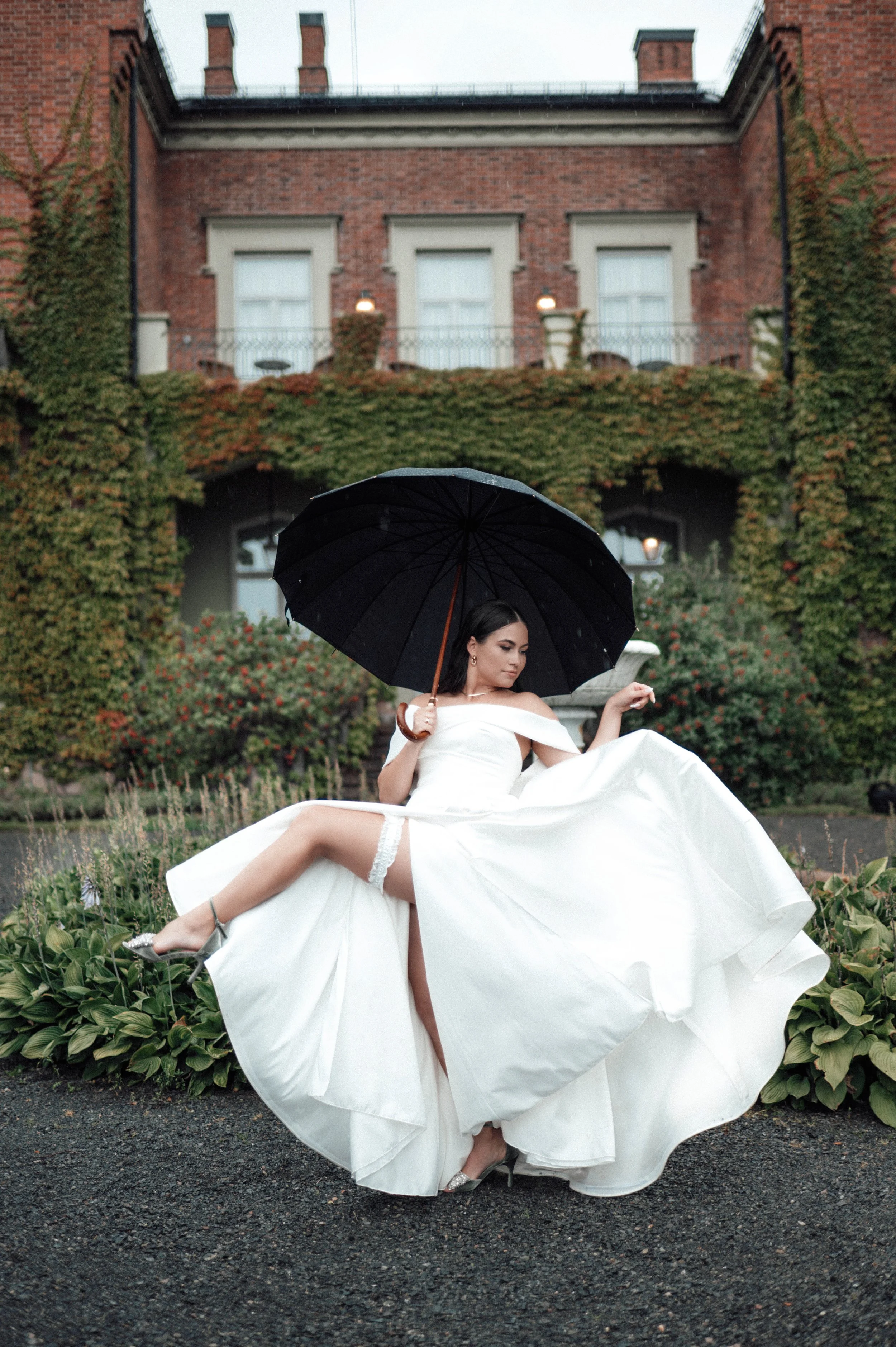 En bryllupsfotografering i Oslo hvor kjærlighet og magiske øyeblikk står i fokus. Jeg spesialiserer meg på bryllupsfotografier i Oslo og er klar til å forevige din store dag!
#BryllupsfotografOslo #OsloBryllup #Bryllupsfotograf #OsloWeddingPhotograph