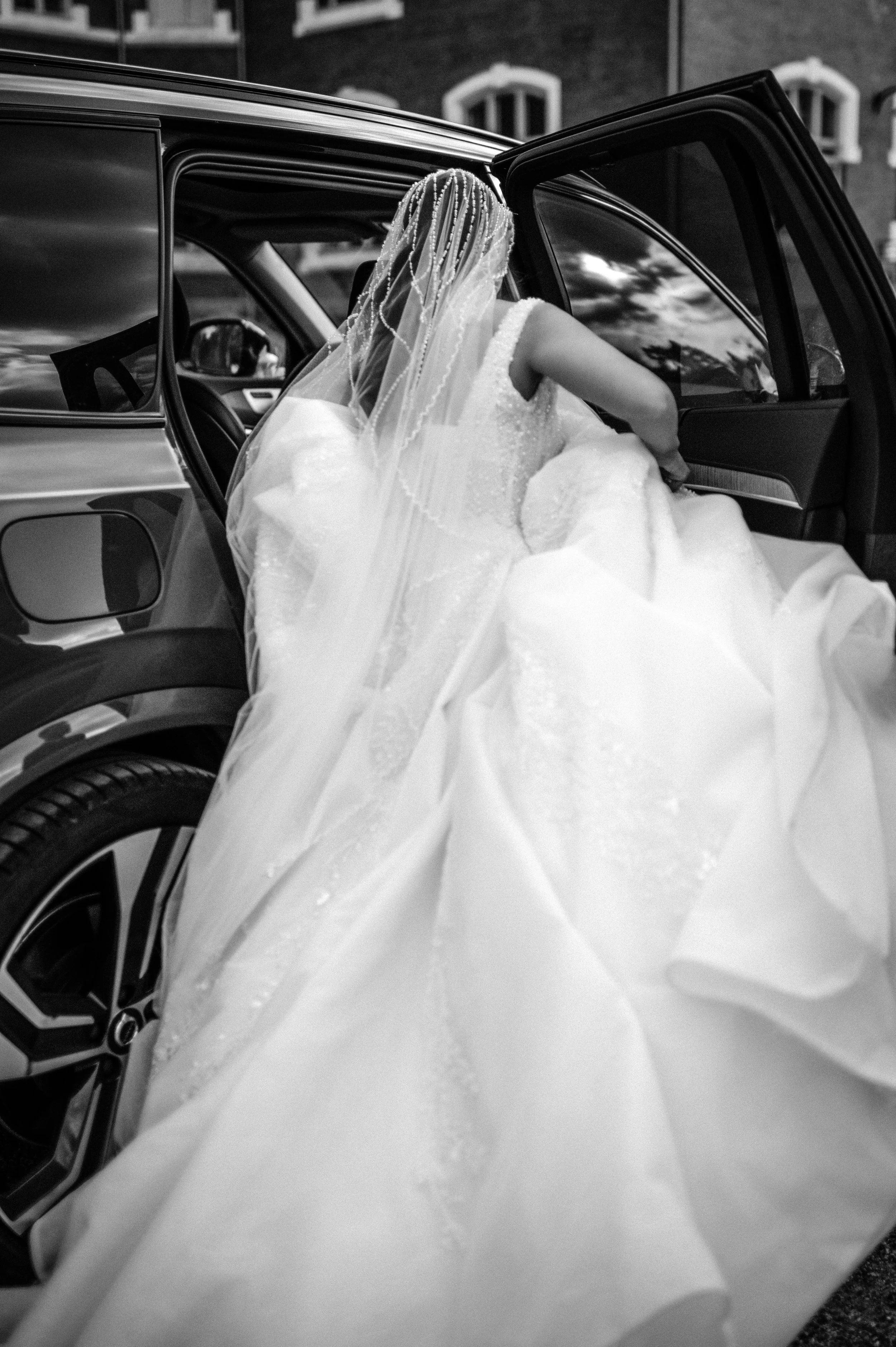 En bryllupsfotografering i Oslo hvor kjærlighet og magiske øyeblikk står i fokus. Jeg spesialiserer meg på bryllupsfotografier i Oslo og er klar til å forevige din store dag!
#BryllupsfotografOslo #OsloBryllup #Bryllupsfotograf #OsloWeddingPhotograph