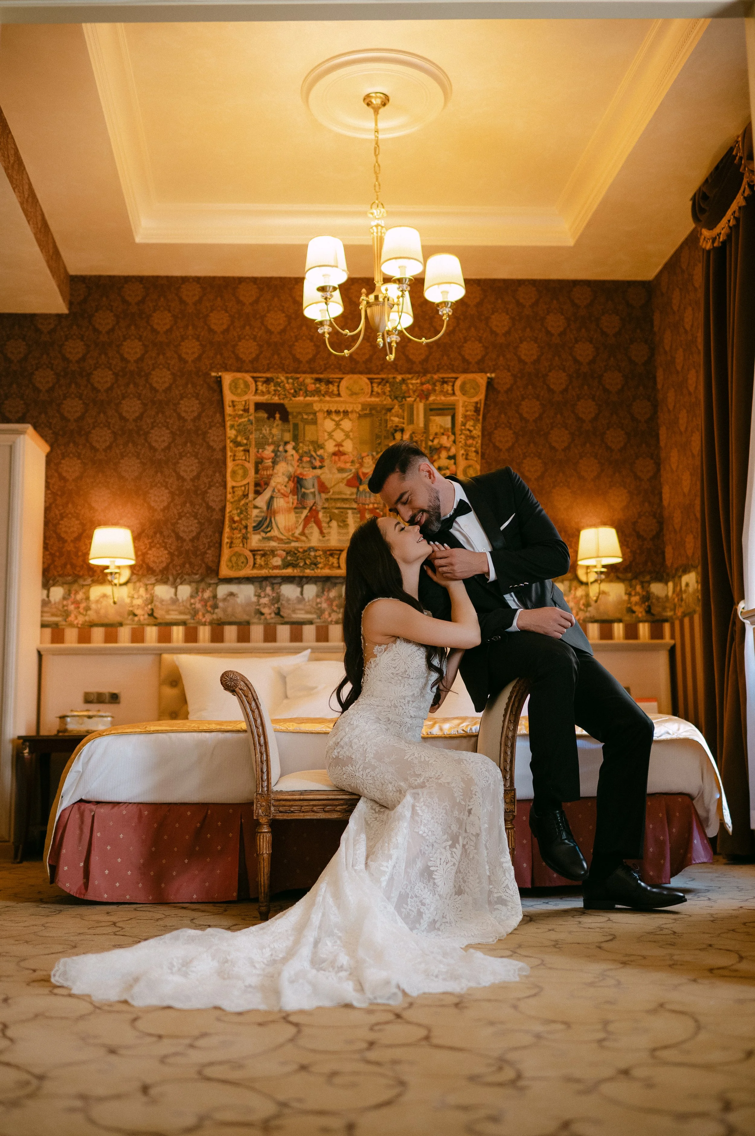 En bryllupsfotografering i Oslo hvor kjærlighet og magiske øyeblikk står i fokus. Jeg spesialiserer meg på bryllupsfotografier i Oslo og er klar til å forevige din store dag!
#BryllupsfotografOslo #OsloBryllup #Bryllupsfotograf #OsloWeddingPhotograph