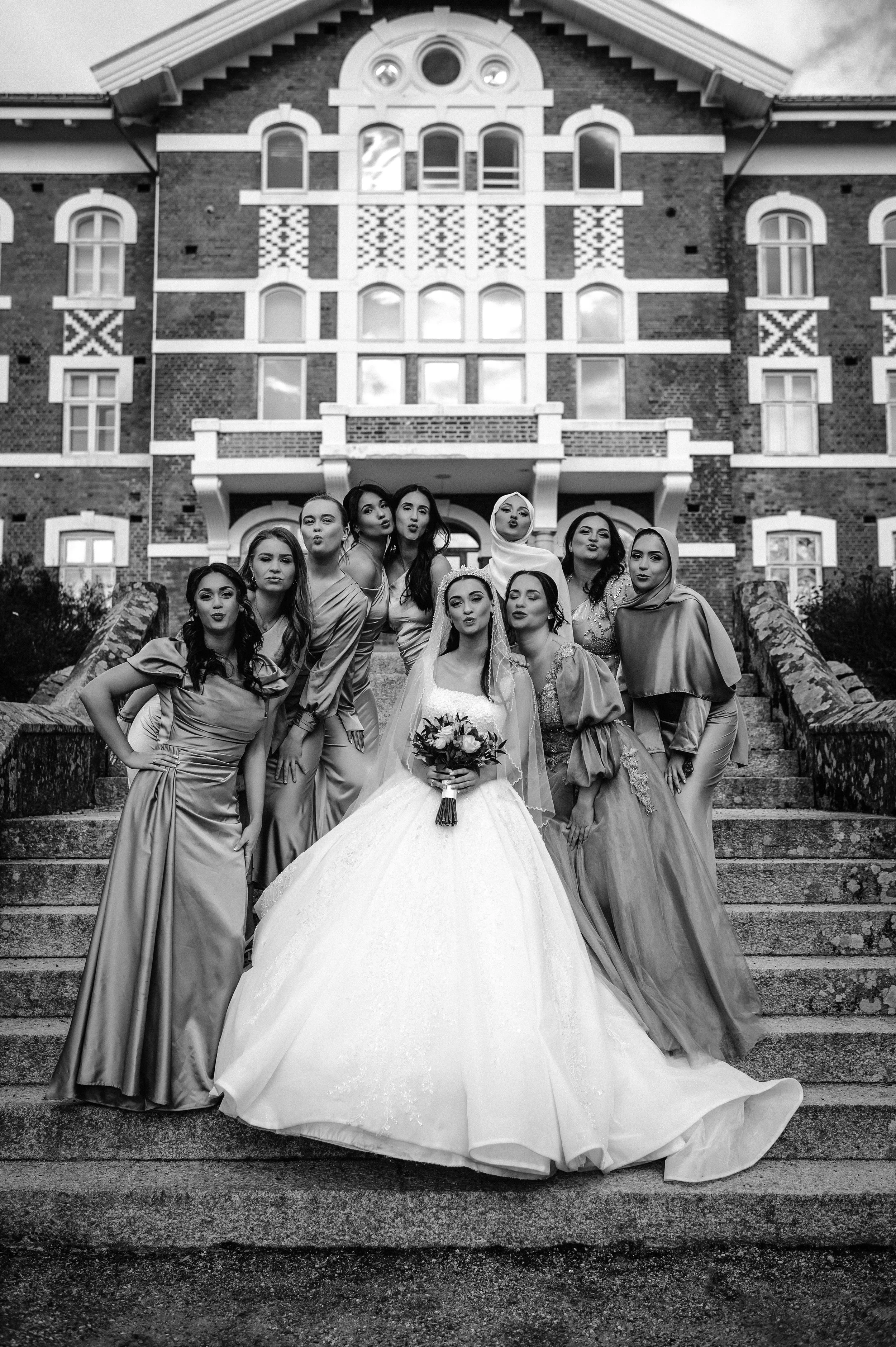 En bryllupsfotografering i Oslo hvor kjærlighet og magiske øyeblikk står i fokus. Jeg spesialiserer meg på bryllupsfotografier i Oslo og er klar til å forevige din store dag!
#BryllupsfotografOslo #OsloBryllup #Bryllupsfotograf #OsloWeddingPhotograph