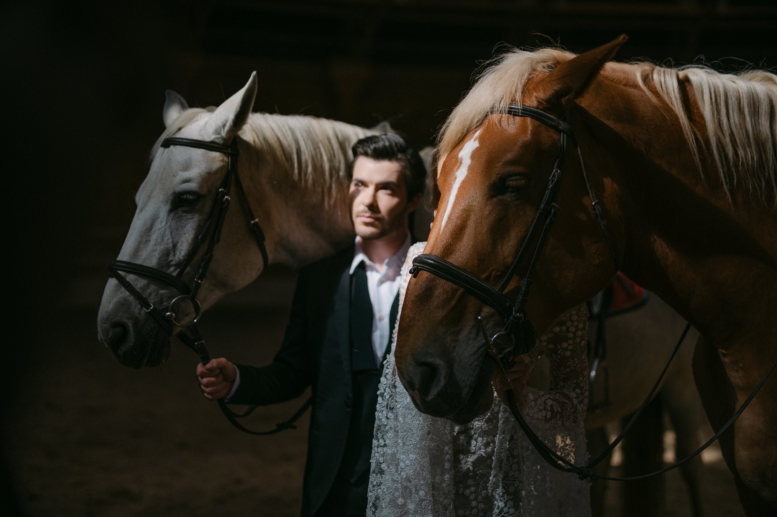 En bryllupsfotografering i Oslo hvor kjærlighet og magiske øyeblikk står i fokus. Jeg spesialiserer meg på bryllupsfotografier i Oslo og er klar til å forevige din store dag!
#BryllupsfotografOslo #OsloBryllup #Bryllupsfotograf #OsloWeddingPhotograph