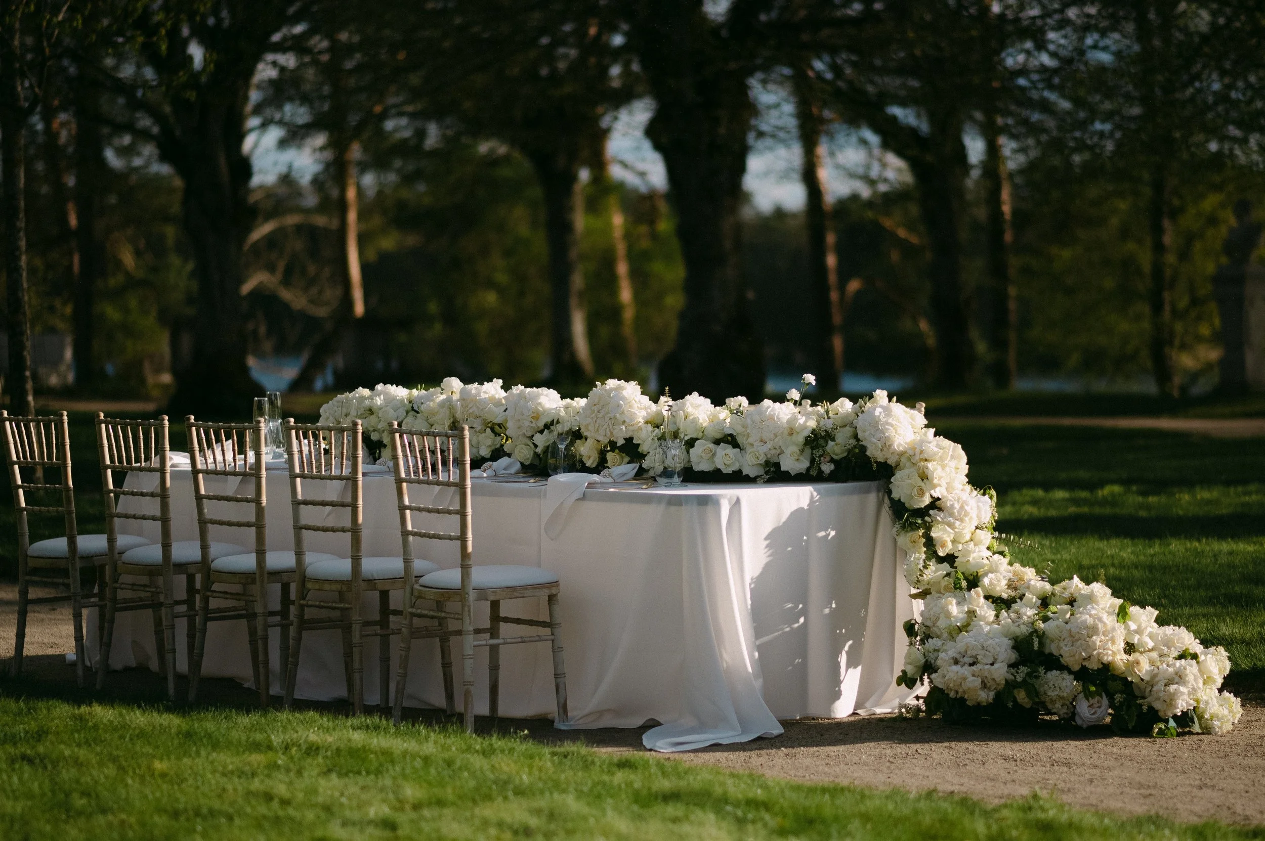 En bryllupsfotografering i Oslo hvor kjærlighet og magiske øyeblikk står i fokus. Jeg spesialiserer meg på bryllupsfotografier i Oslo og er klar til å forevige din store dag!
#BryllupsfotografOslo #OsloBryllup #Bryllupsfotograf #OsloWeddingPhotograph