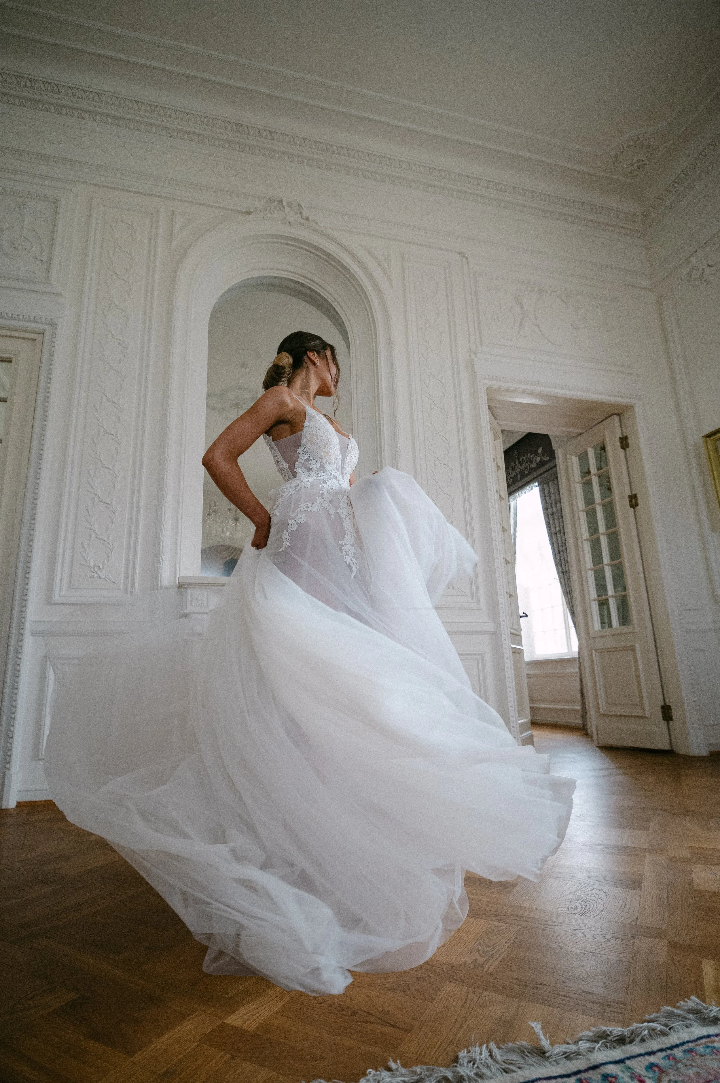 En bryllupsfotografering i Oslo hvor kjærlighet og magiske øyeblikk står i fokus. Jeg spesialiserer meg på bryllupsfotografier i Oslo og er klar til å forevige din store dag!
#BryllupsfotografOslo #OsloBryllup #Bryllupsfotograf #OsloWeddingPhotograph