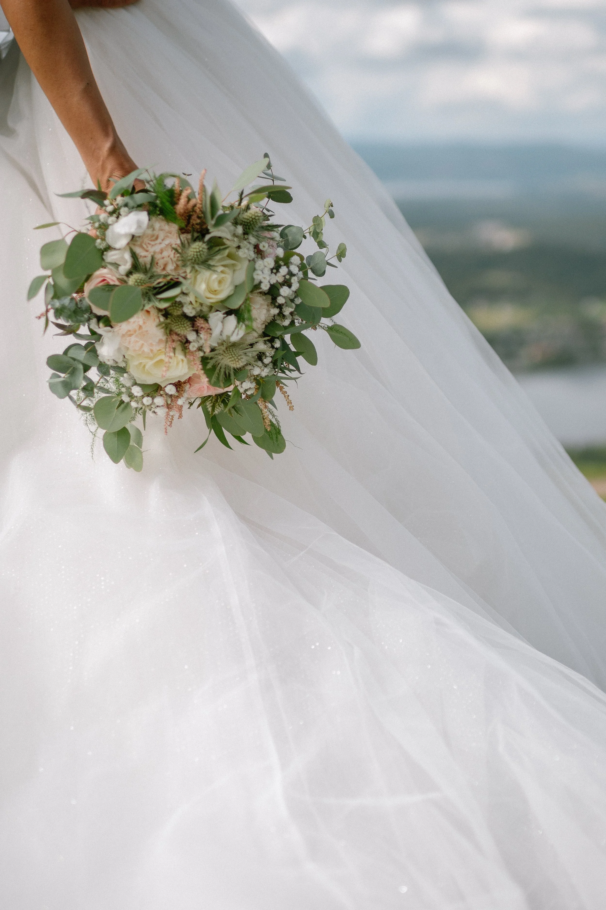 En bryllupsfotografering i Oslo hvor kjærlighet og magiske øyeblikk står i fokus. Jeg spesialiserer meg på bryllupsfotografier i Oslo og er klar til å forevige din store dag!
#BryllupsfotografOslo #OsloBryllup #Bryllupsfotograf #OsloWeddingPhotograph