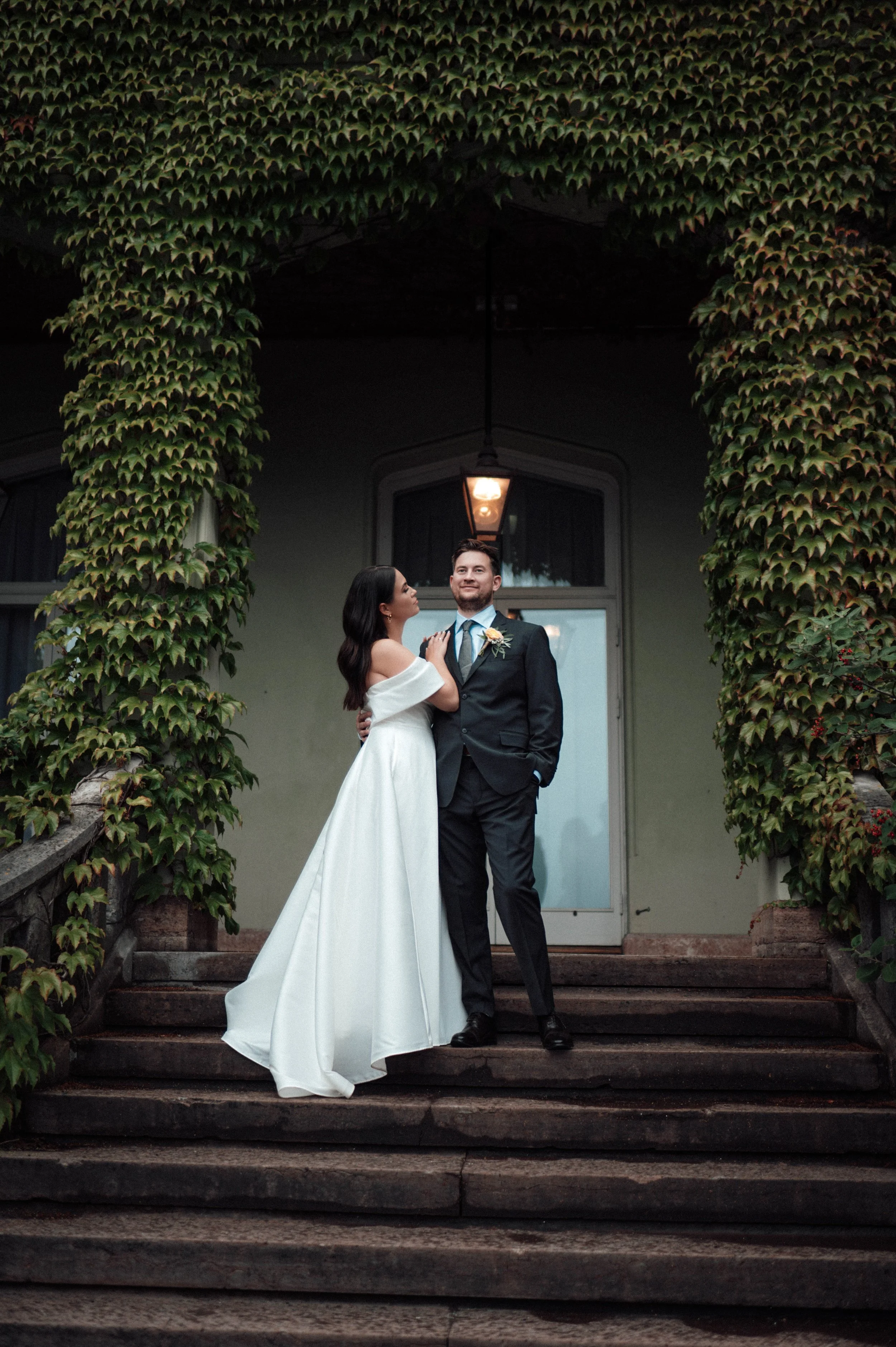 En bryllupsfotografering i Oslo hvor kjærlighet og magiske øyeblikk står i fokus. Jeg spesialiserer meg på bryllupsfotografier i Oslo og er klar til å forevige din store dag!
#BryllupsfotografOslo #OsloBryllup #Bryllupsfotograf #OsloWeddingPhotograph