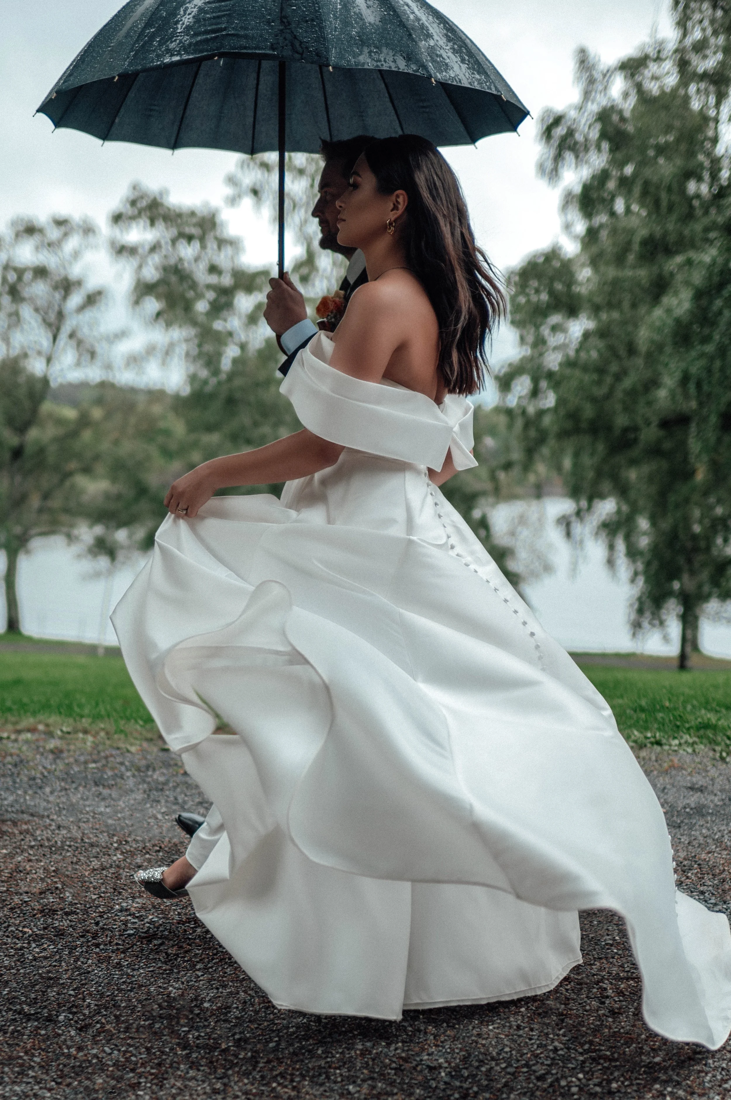 En bryllupsfotografering i Oslo hvor kjærlighet og magiske øyeblikk står i fokus. Jeg spesialiserer meg på bryllupsfotografier i Oslo og er klar til å forevige din store dag!
#BryllupsfotografOslo #OsloBryllup #Bryllupsfotograf #OsloWeddingPhotograph