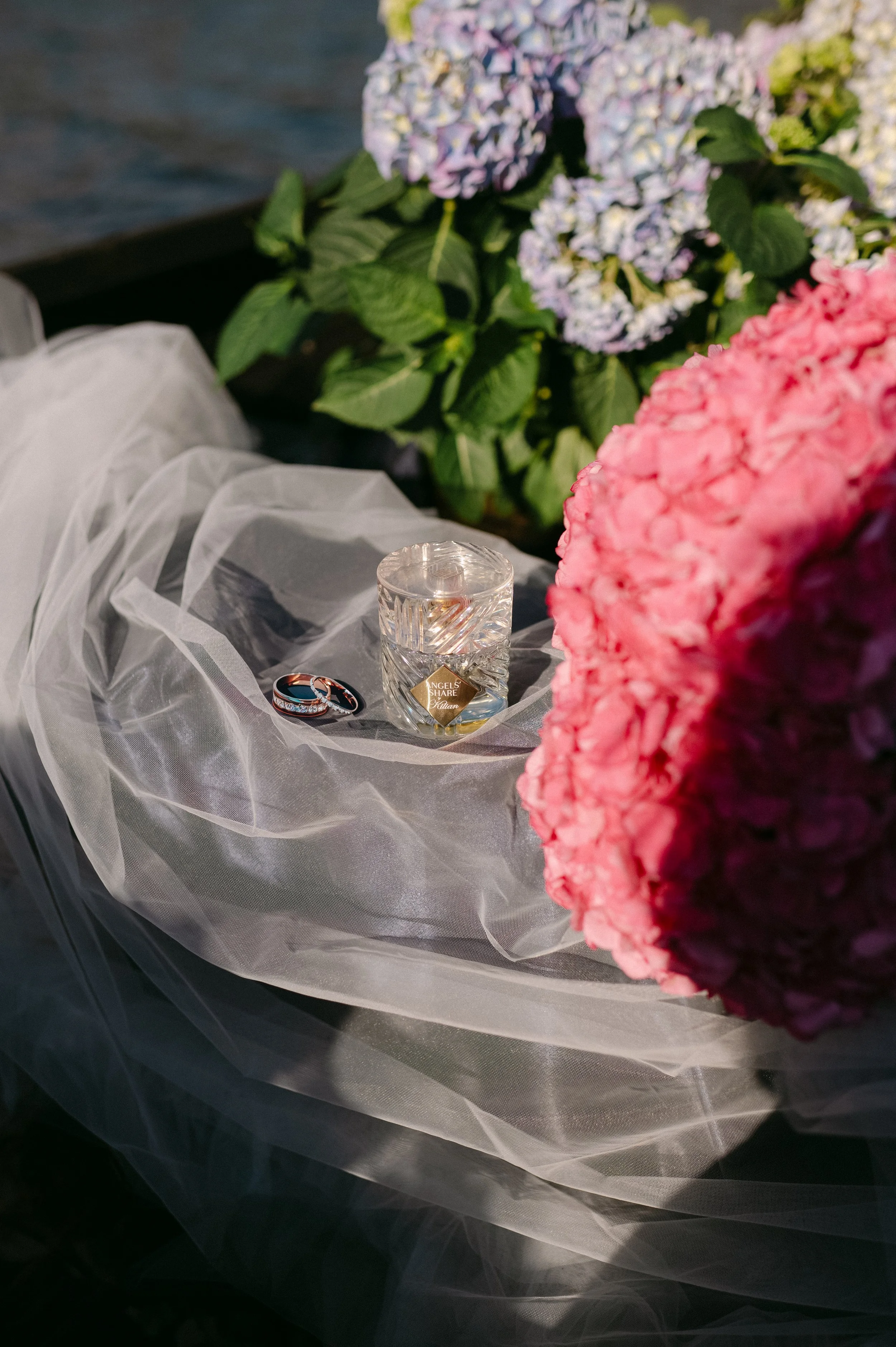 En bryllupsfotografering i Oslo hvor kjærlighet og magiske øyeblikk står i fokus. Jeg spesialiserer meg på bryllupsfotografier i Oslo og er klar til å forevige din store dag!
#BryllupsfotografOslo #OsloBryllup #Bryllupsfotograf #OsloWeddingPhotograph