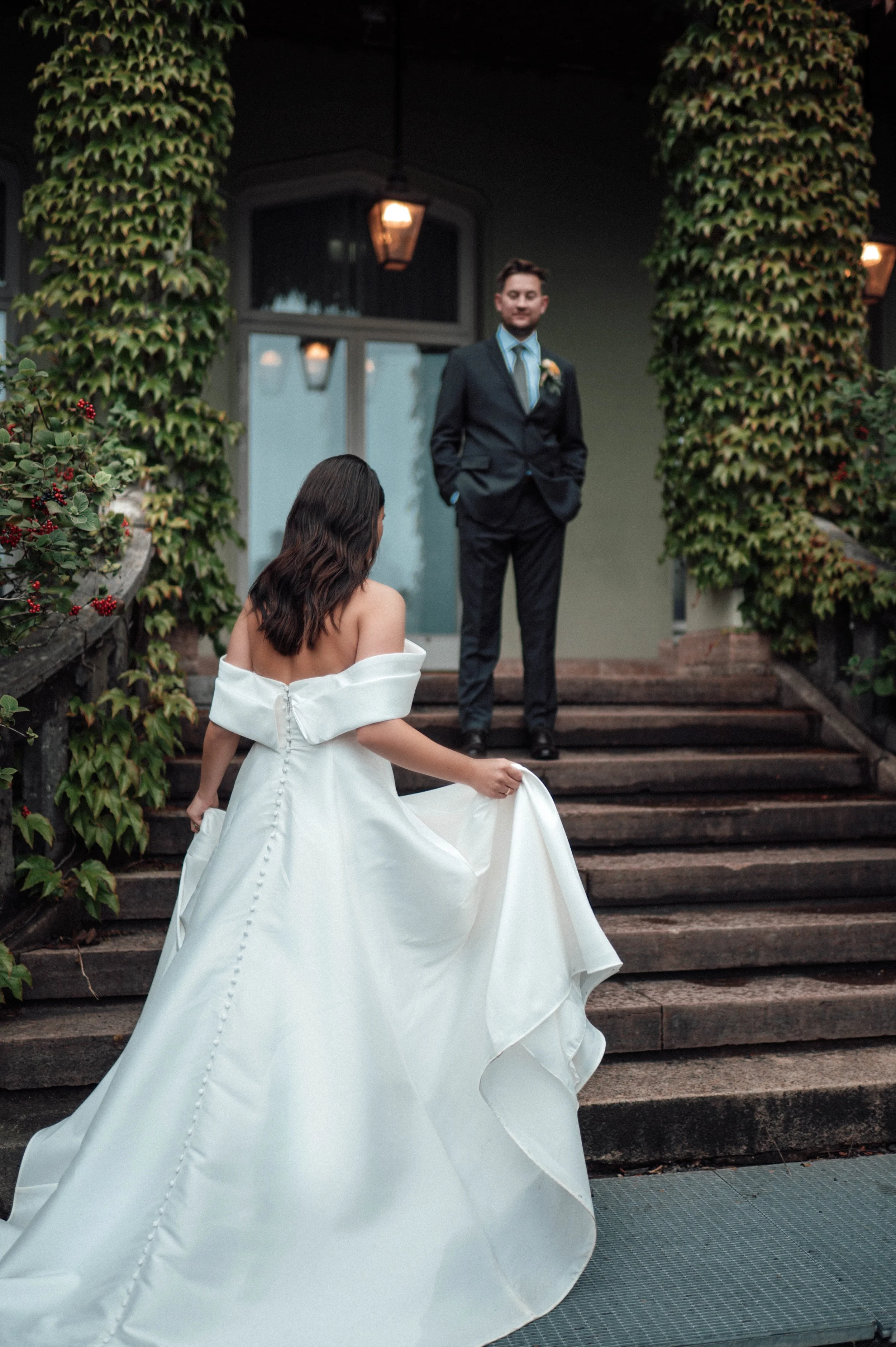 En bryllupsfotografering i Oslo hvor kjærlighet og magiske øyeblikk står i fokus. Jeg spesialiserer meg på bryllupsfotografier i Oslo og er klar til å forevige din store dag!
#BryllupsfotografOslo #OsloBryllup #Bryllupsfotograf #OsloWeddingPhotograph