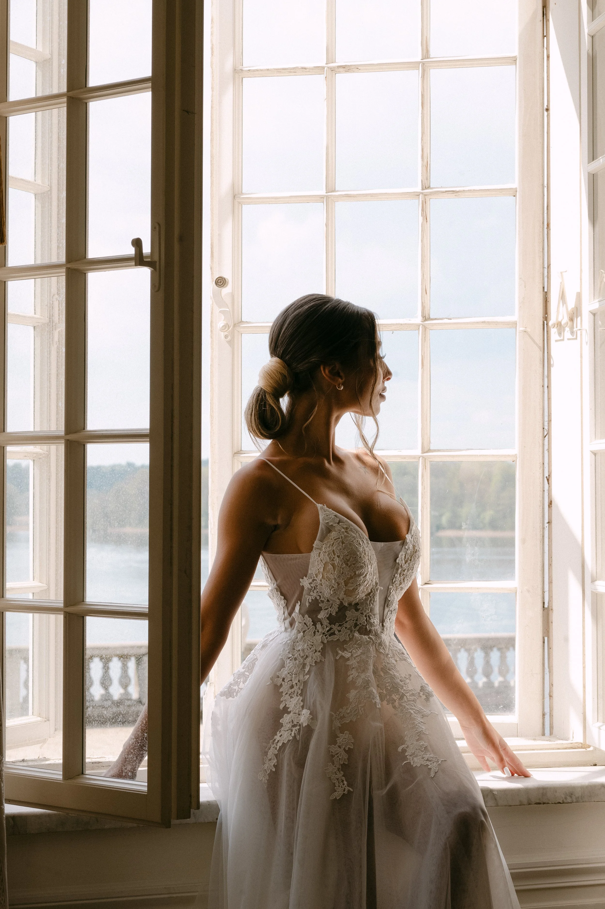 En bryllupsfotografering i Oslo hvor kjærlighet og magiske øyeblikk står i fokus. Jeg spesialiserer meg på bryllupsfotografier i Oslo og er klar til å forevige din store dag!
#BryllupsfotografOslo #OsloBryllup #Bryllupsfotograf #OsloWeddingPhotograph