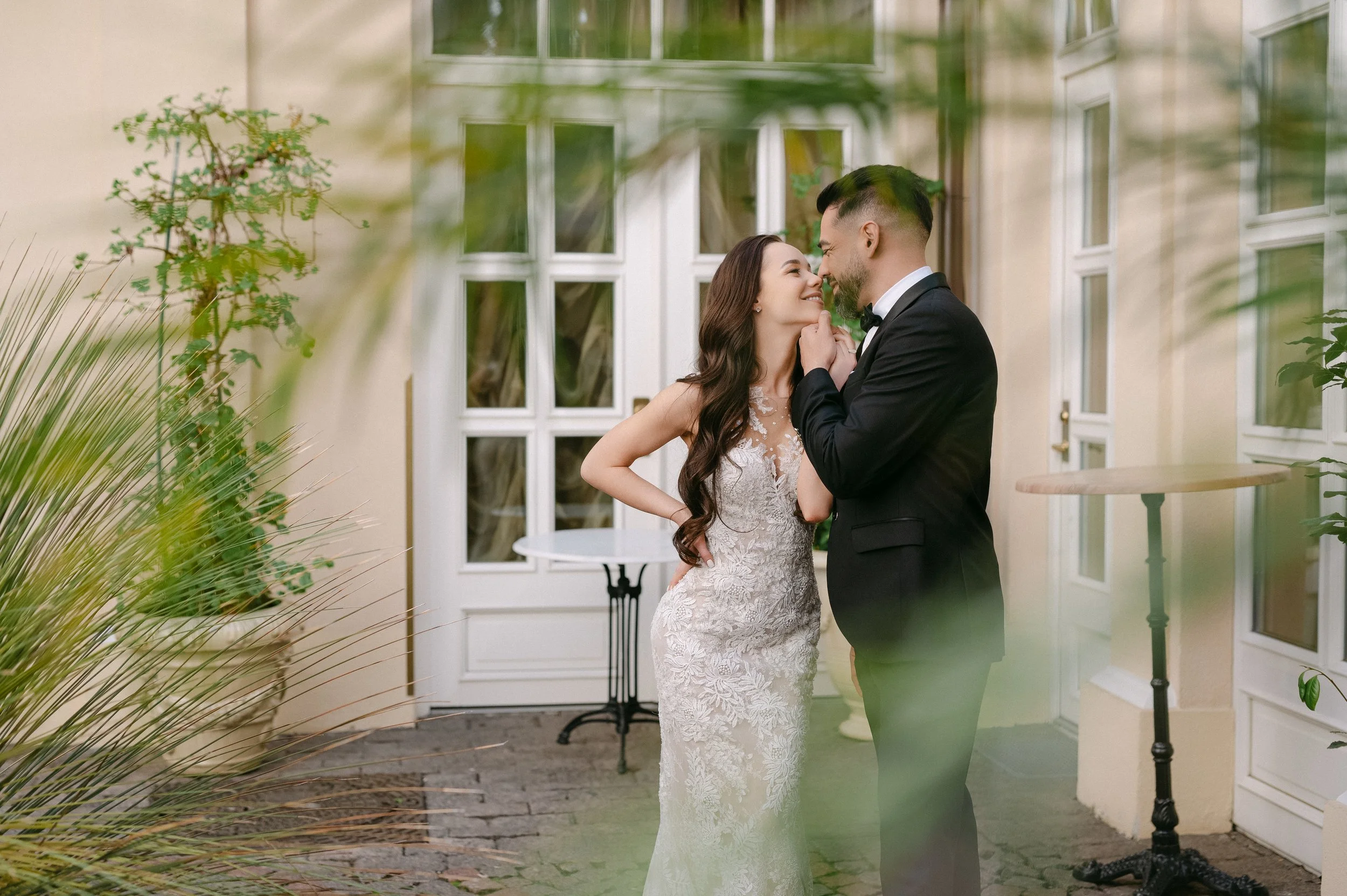 En bryllupsfotografering i Oslo hvor kjærlighet og magiske øyeblikk står i fokus. Jeg spesialiserer meg på bryllupsfotografier i Oslo og er klar til å forevige din store dag!
#BryllupsfotografOslo #OsloBryllup #Bryllupsfotograf #OsloWeddingPhotograph