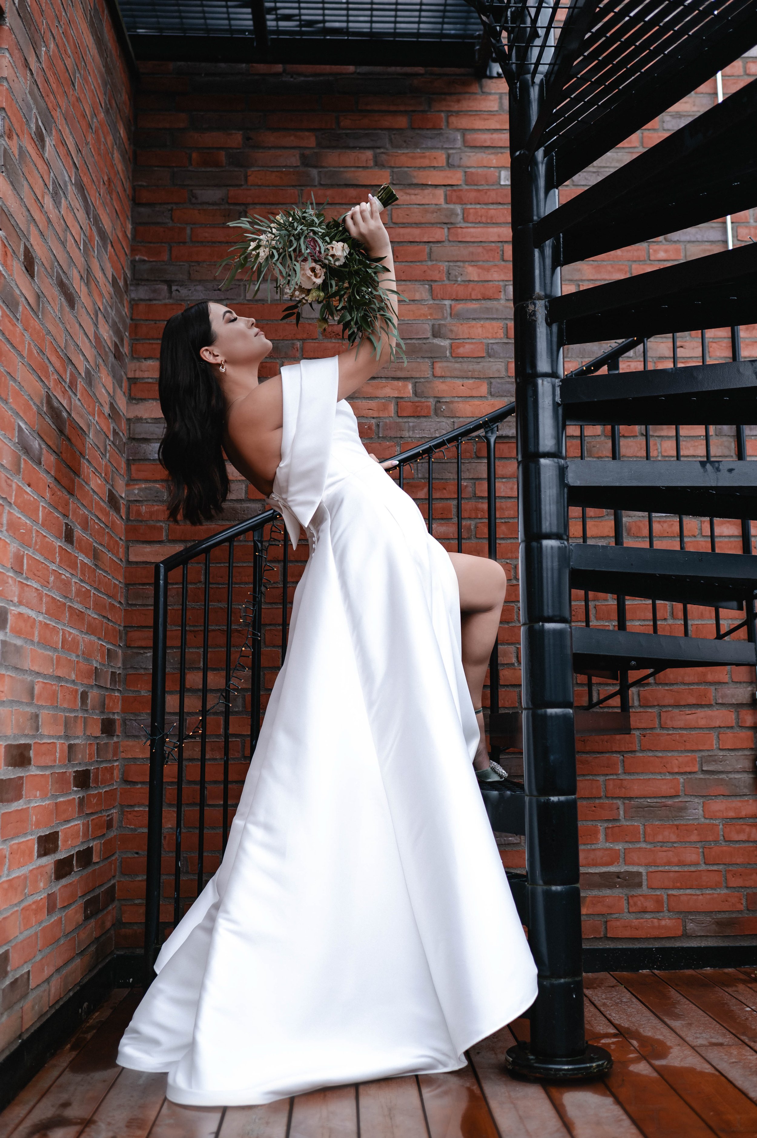 En bryllupsfotografering i Oslo hvor kjærlighet og magiske øyeblikk står i fokus. Jeg spesialiserer meg på bryllupsfotografier i Oslo og er klar til å forevige din store dag!
#BryllupsfotografOslo #OsloBryllup #Bryllupsfotograf #OsloWeddingPhotograph