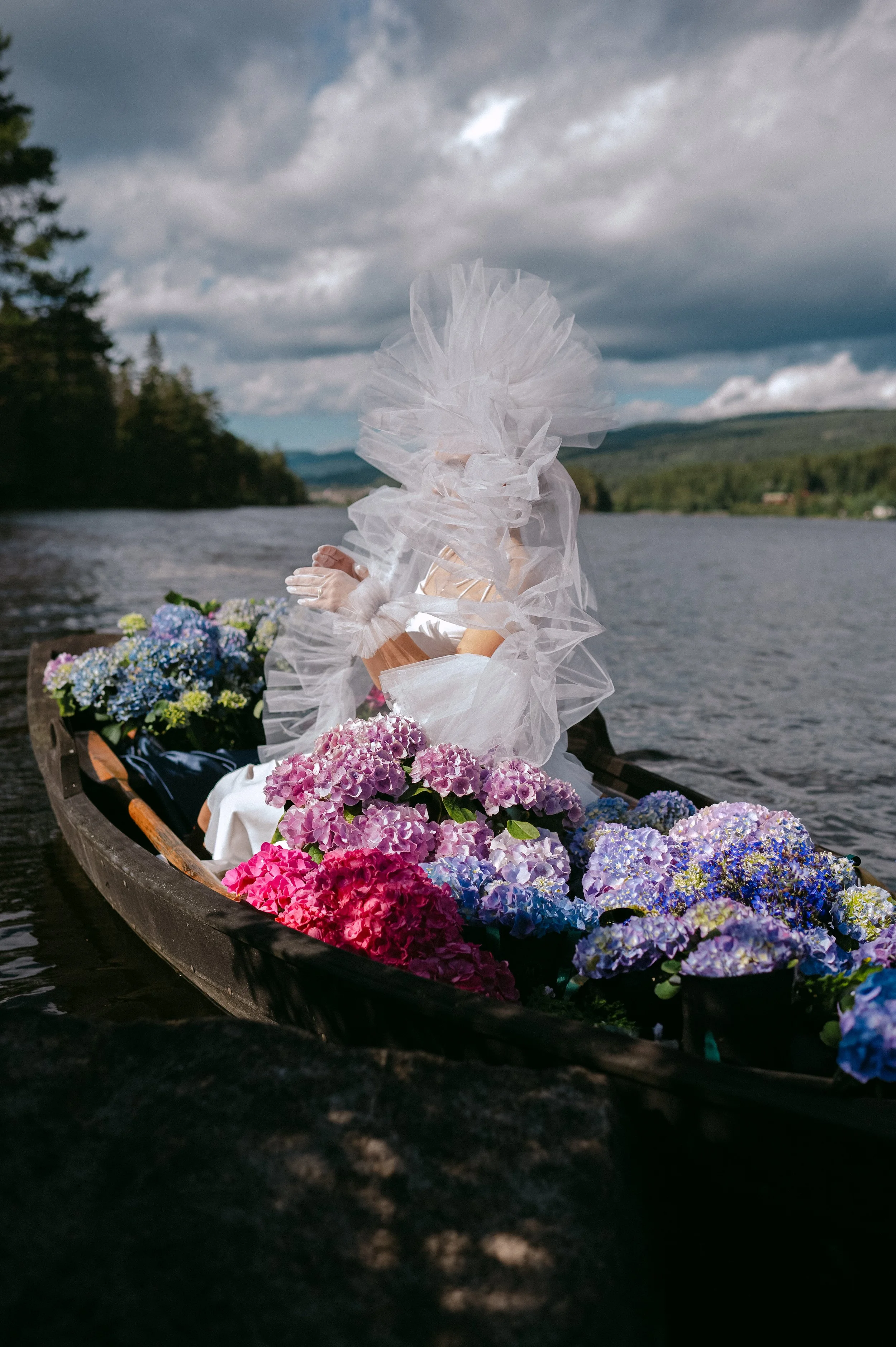 En bryllupsfotografering i Oslo hvor kjærlighet og magiske øyeblikk står i fokus. Jeg spesialiserer meg på bryllupsfotografier i Oslo og er klar til å forevige din store dag!
#BryllupsfotografOslo #OsloBryllup #Bryllupsfotograf #OsloWeddingPhotograph