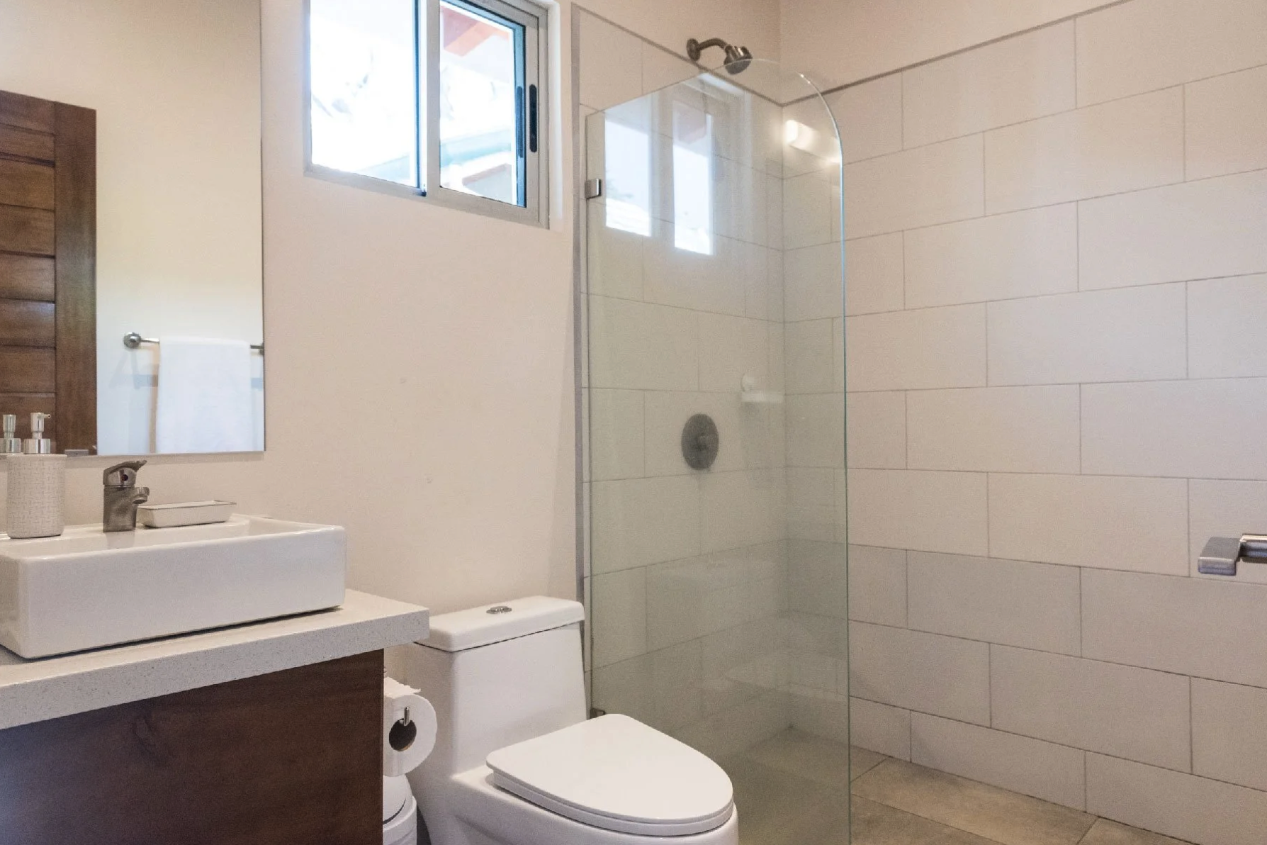 YTT Costa Rica Double Queen - Pool Front 2.png