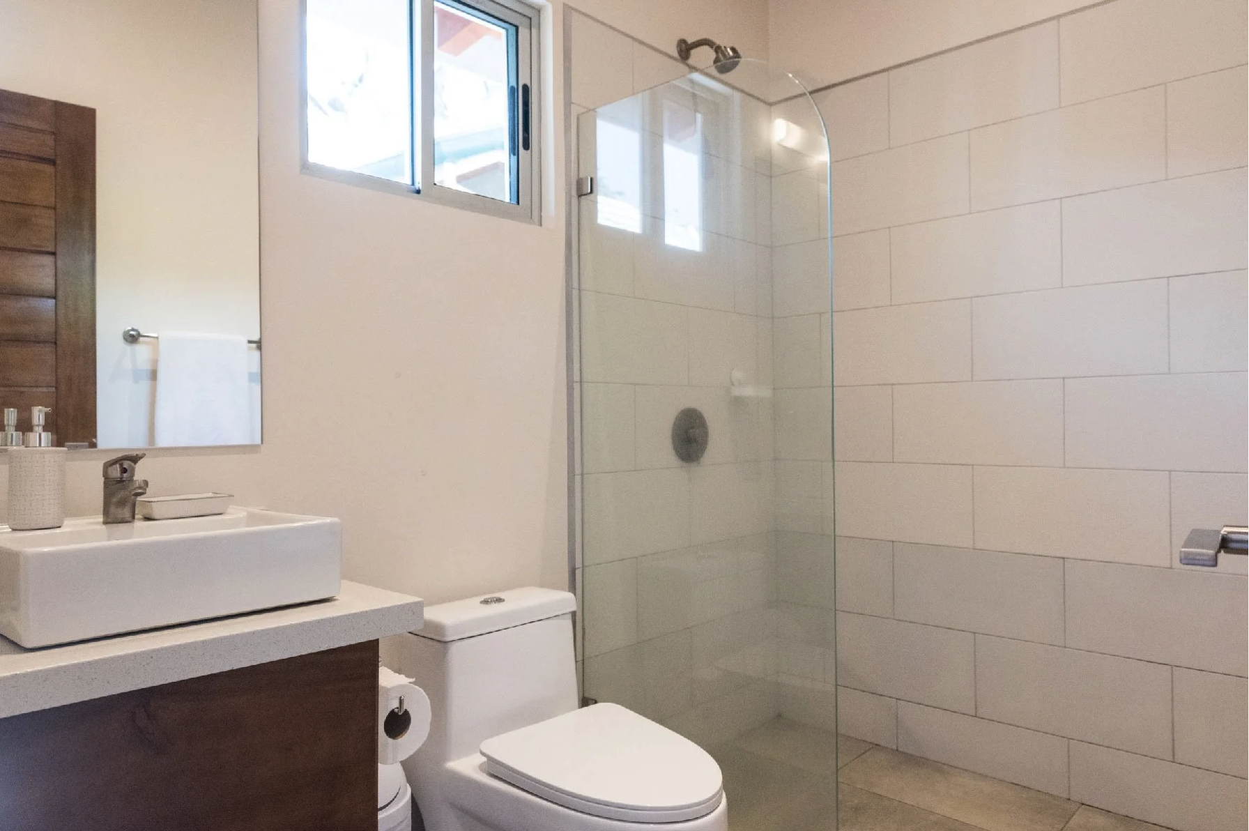 King Bedroom - Pool Fornt 2.png