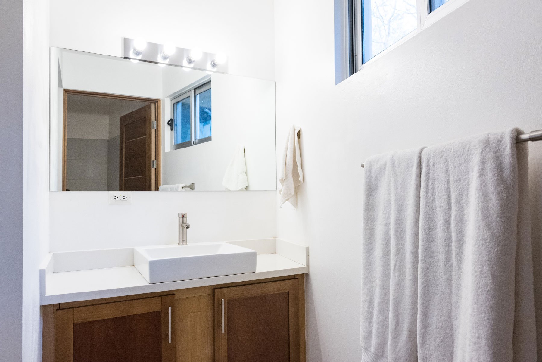 R9-bath.jpg