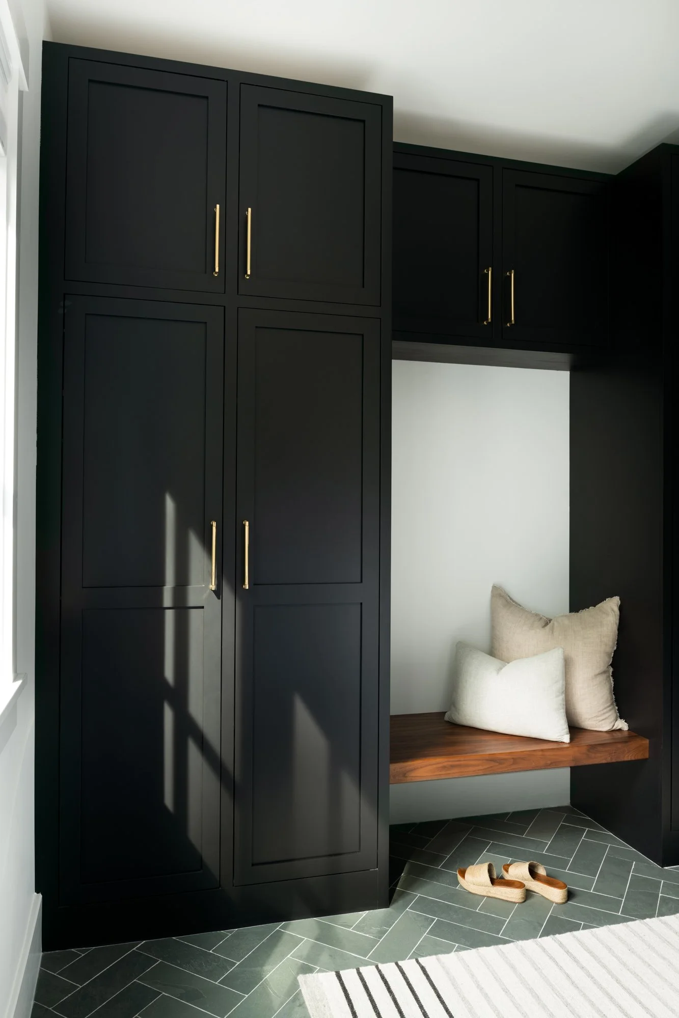 built-in-entryway-massachusetts.jpg
