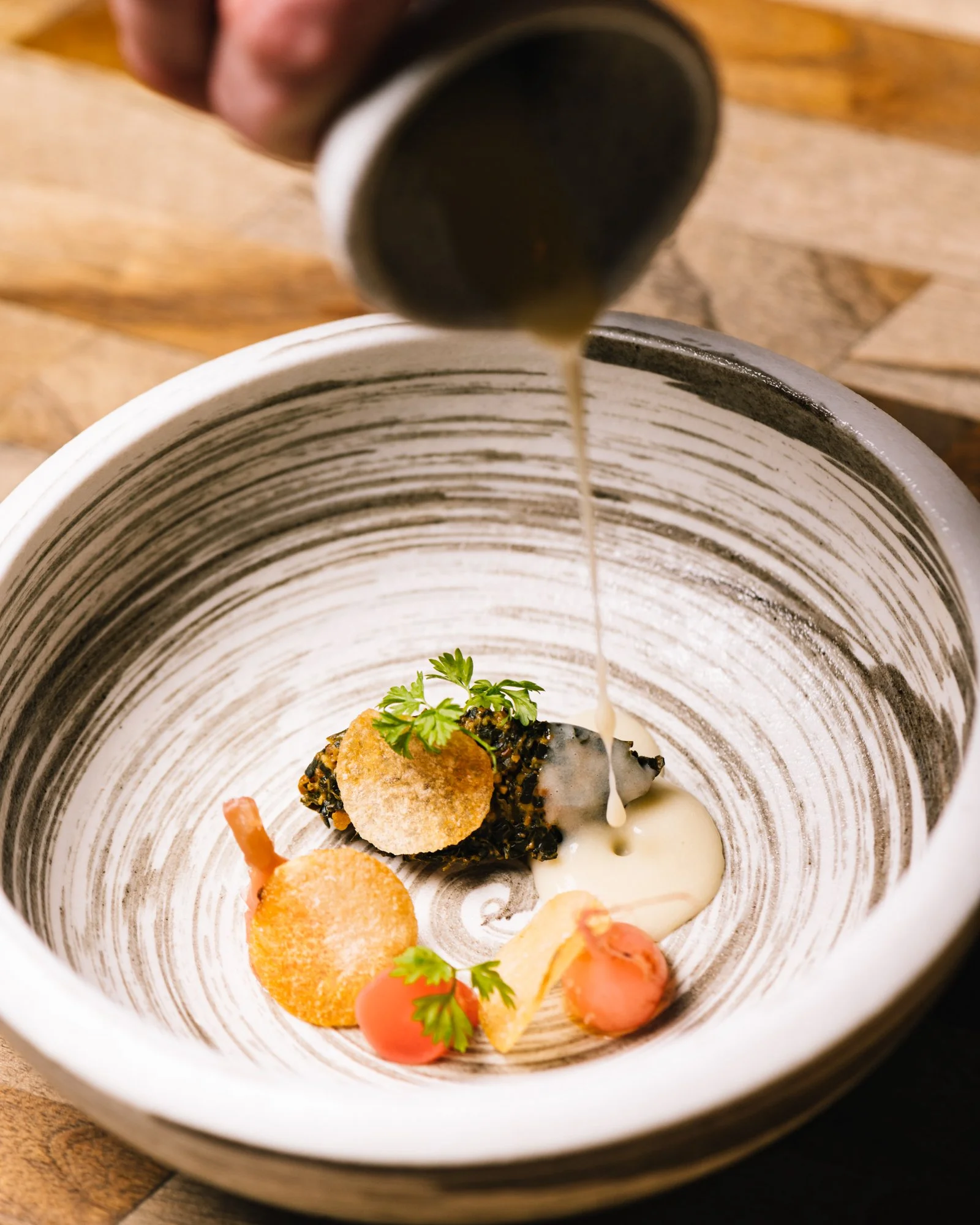 fine-dining-sauce-pour.jpg