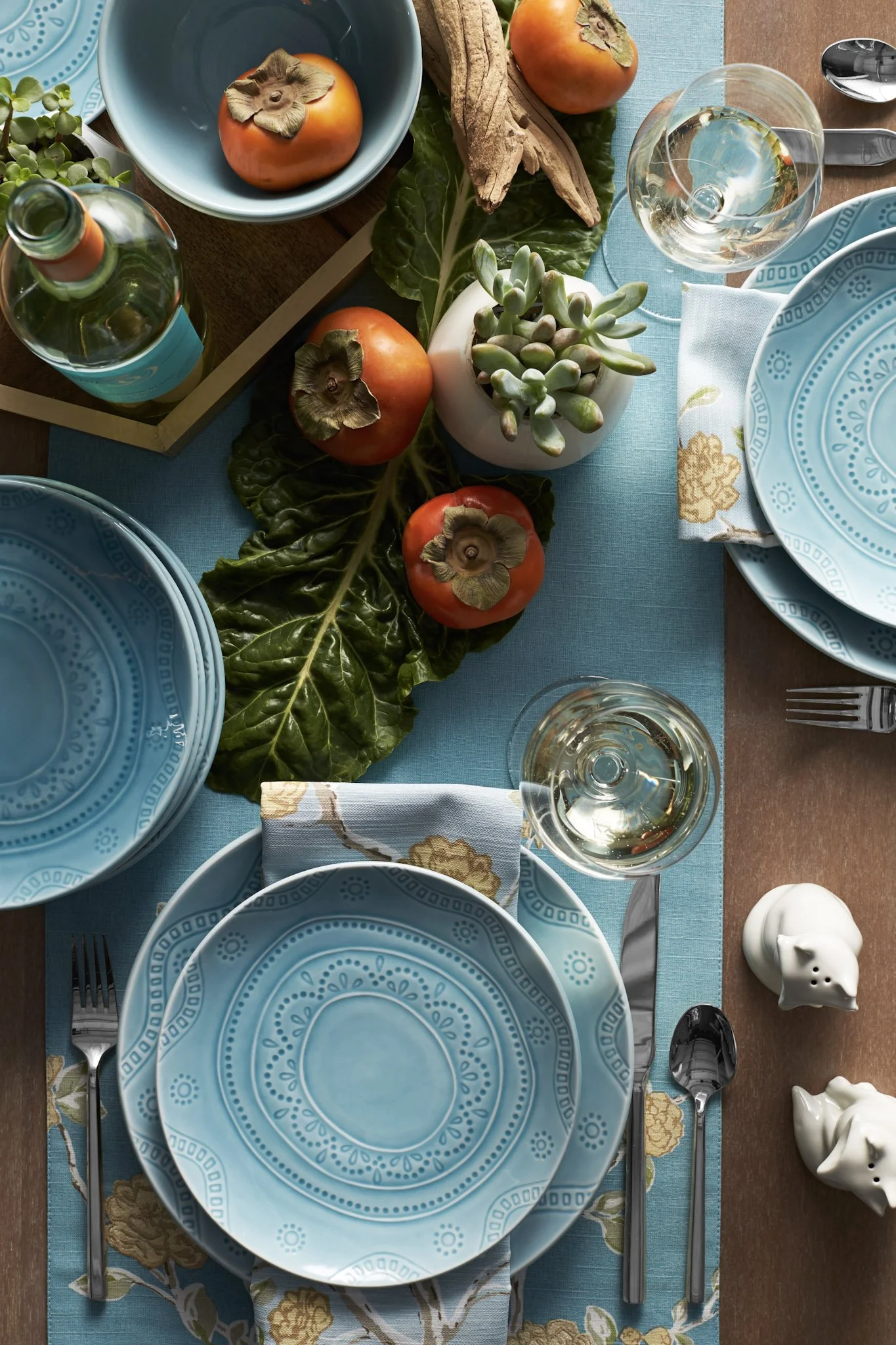 C-000169-01-001_Social_DinningTable.jpg