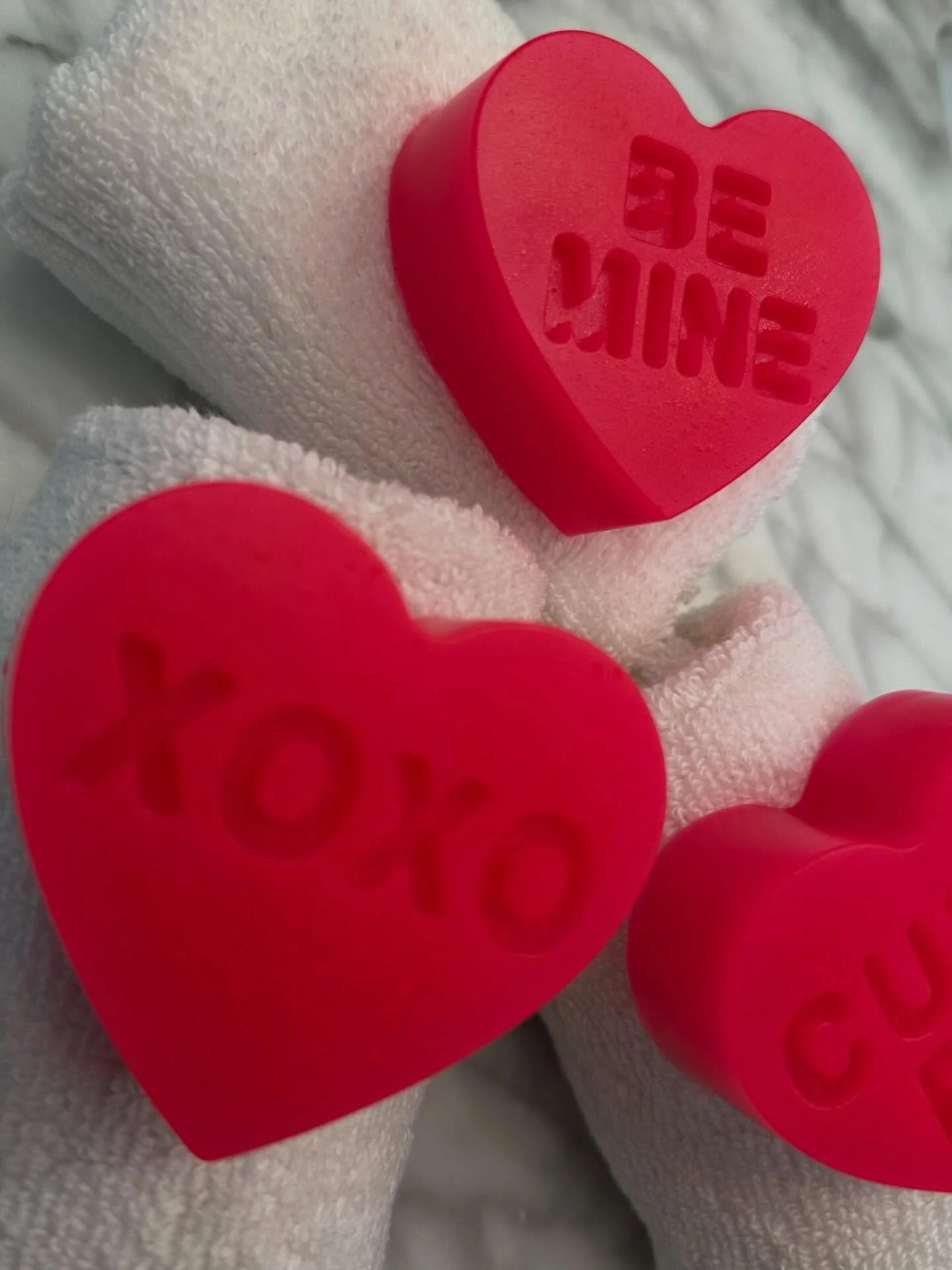 💖 🐝 💖 NEW 💖 🐝 💖 Limited Edition Plumeria Sweetheart Aloe Vera Glycerin Soap 💖 🐝 💖Hot Pink Spray paint inspired color scented like the tropics 💖 🐝 💖Made with a skin moisturizing ingredients of aloe vera &amp; coconut oil 💖 🐝 💖 Get yours