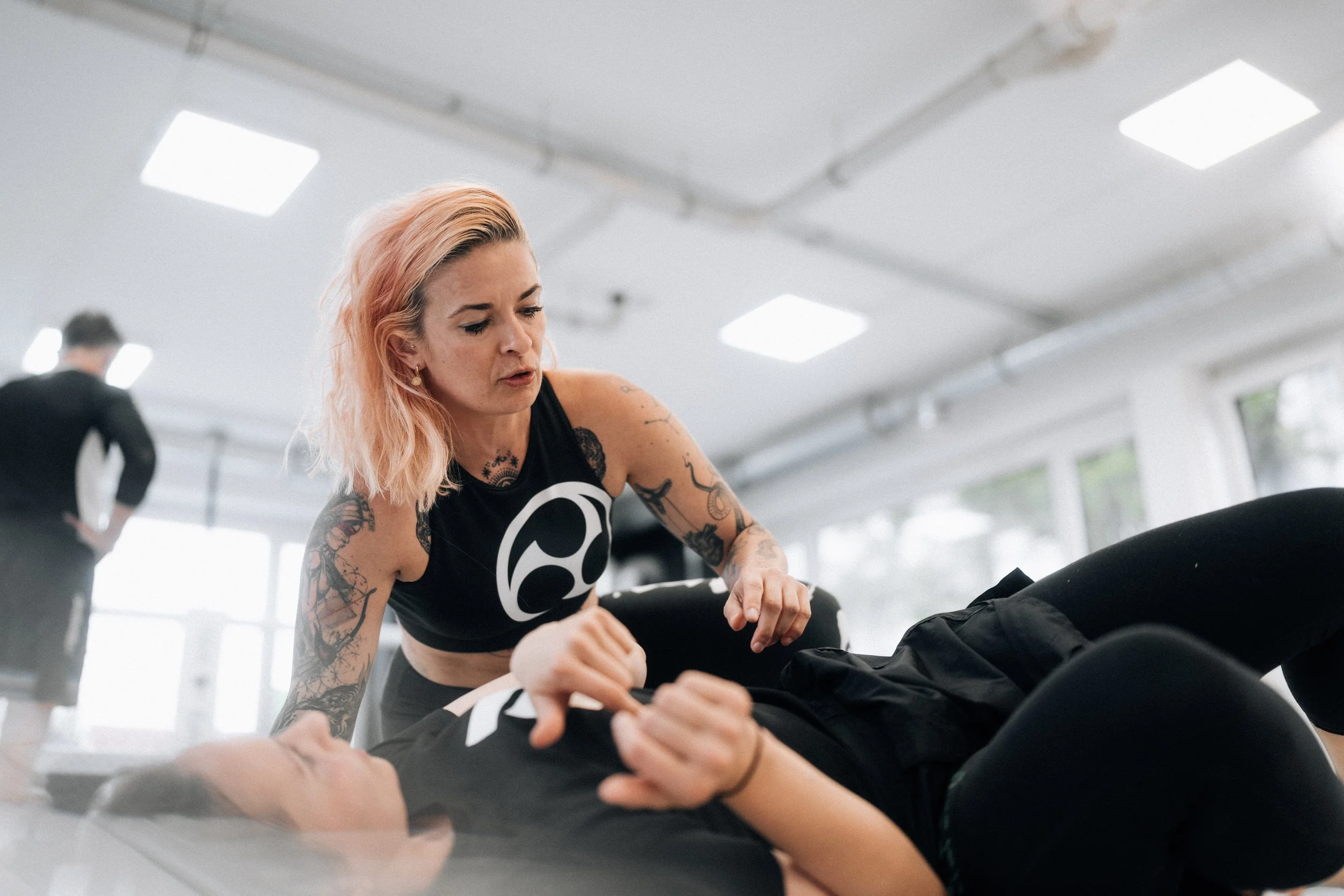 Susanne Fabian unterrichtet in einem Budokon Workshop.