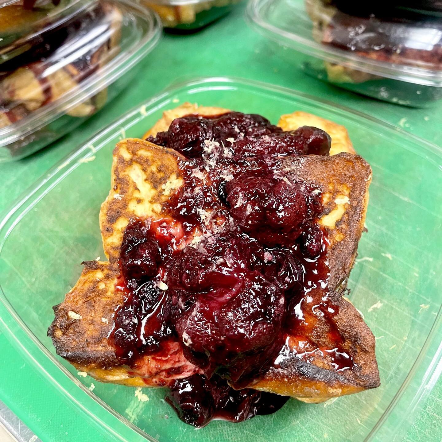 Happy Saturday! Need some breakfast? Our awesome kitchen team has cooked up Chef Xavier&rsquo;s special Brioche French Toast with with Berry Compote 🍓🫐 
Featured on his CBS 6 segment Thursday! 
.
.
.
.
#frenchtoast #briochebread  #virginiaisforlove