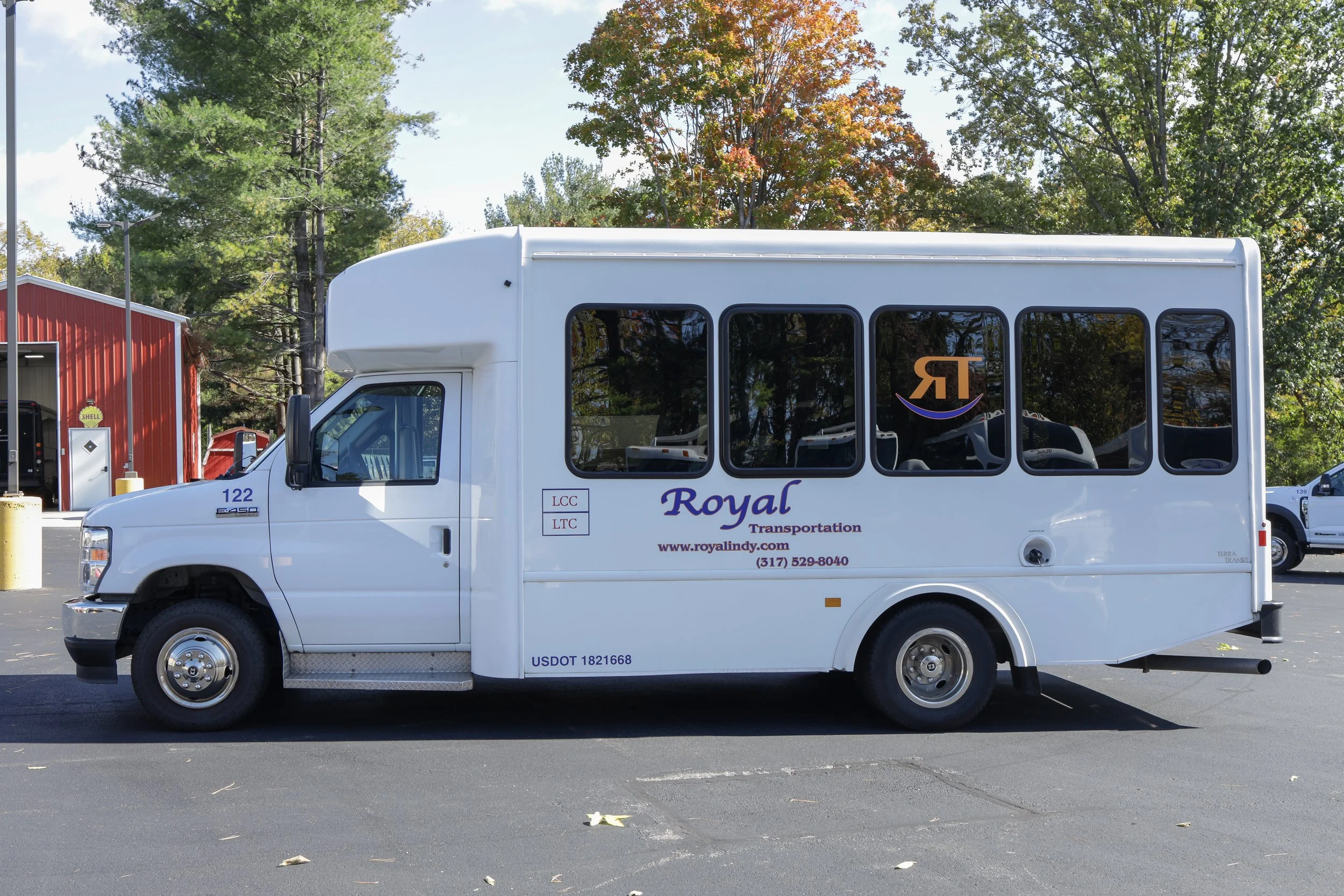 122-Shuttle-Bus-24p-952A9160.jpg