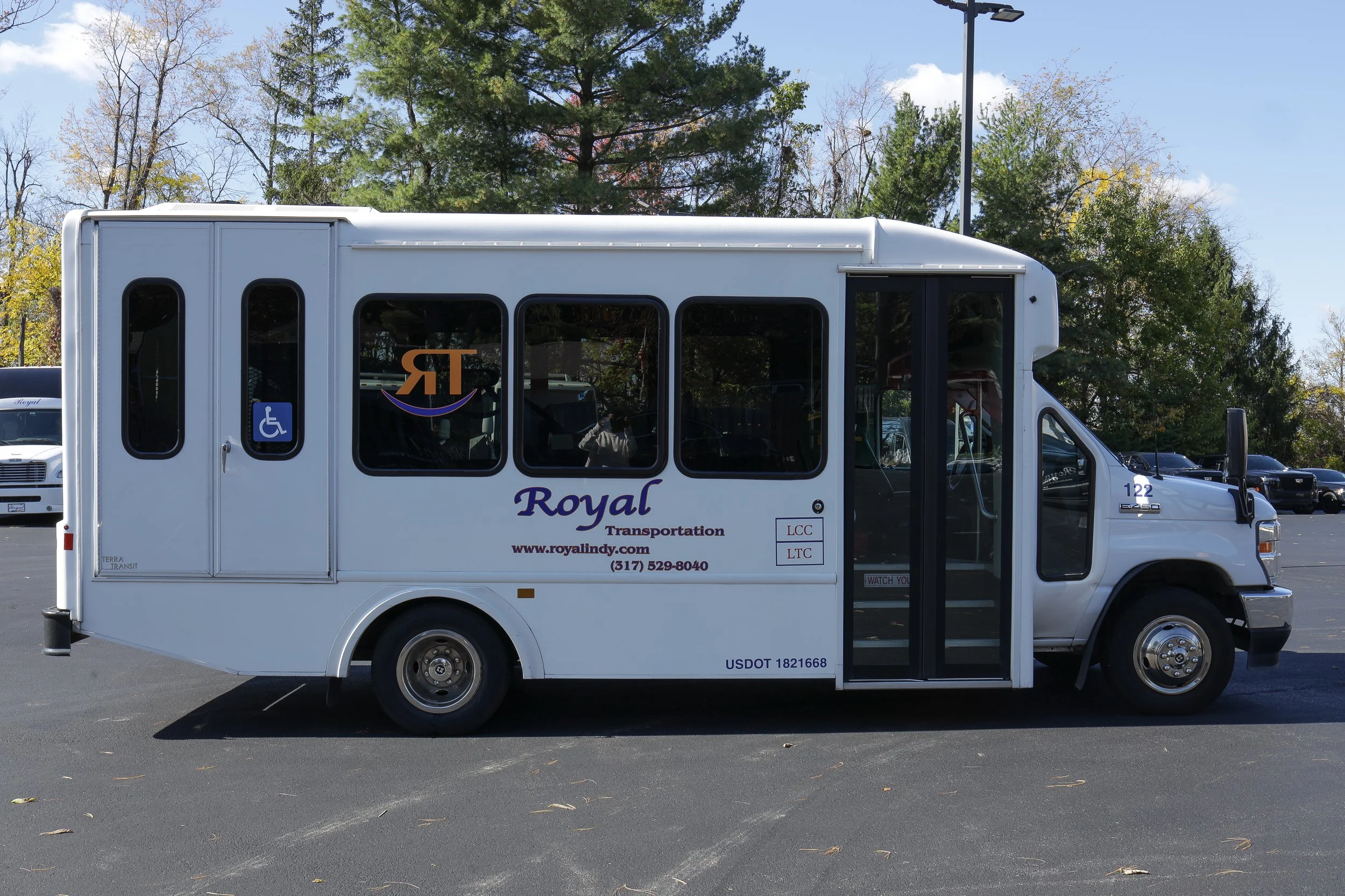 122-Shuttle-Bus-24p-952A9165.jpg