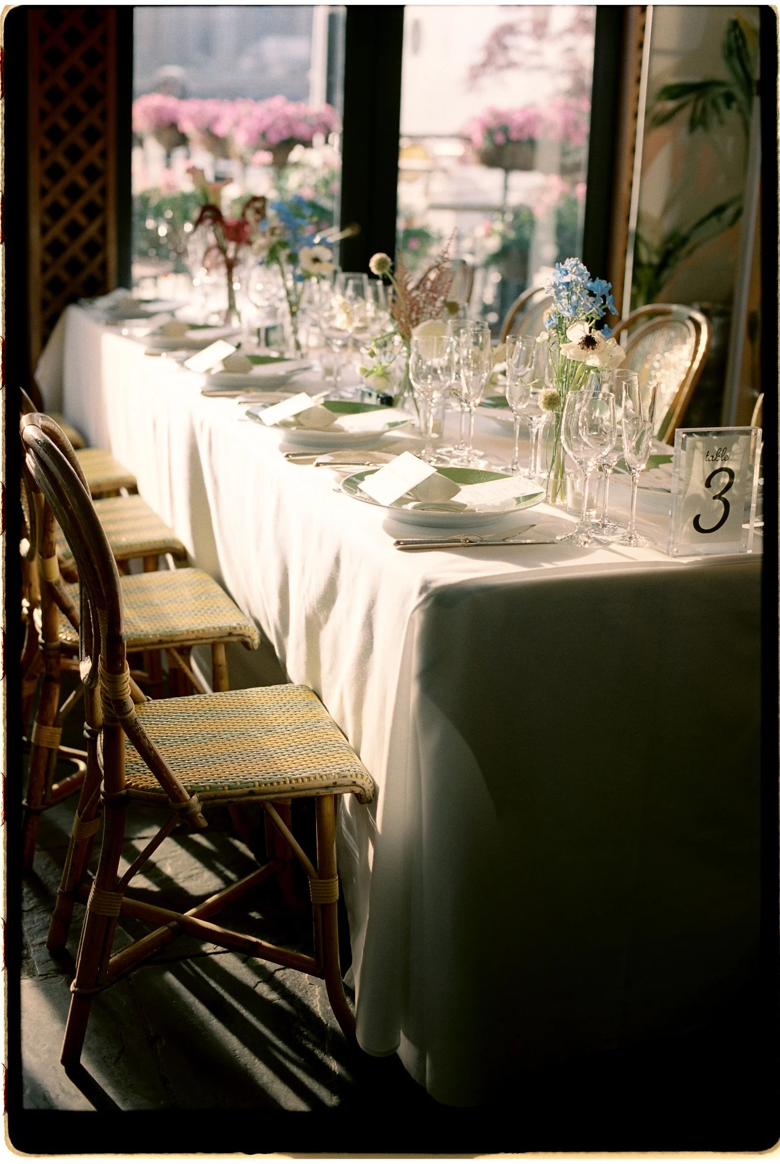 New-york-city-wedding-photographer-river-cafe-documentary-wedding-photographer-cocktail-hour-1.jpg