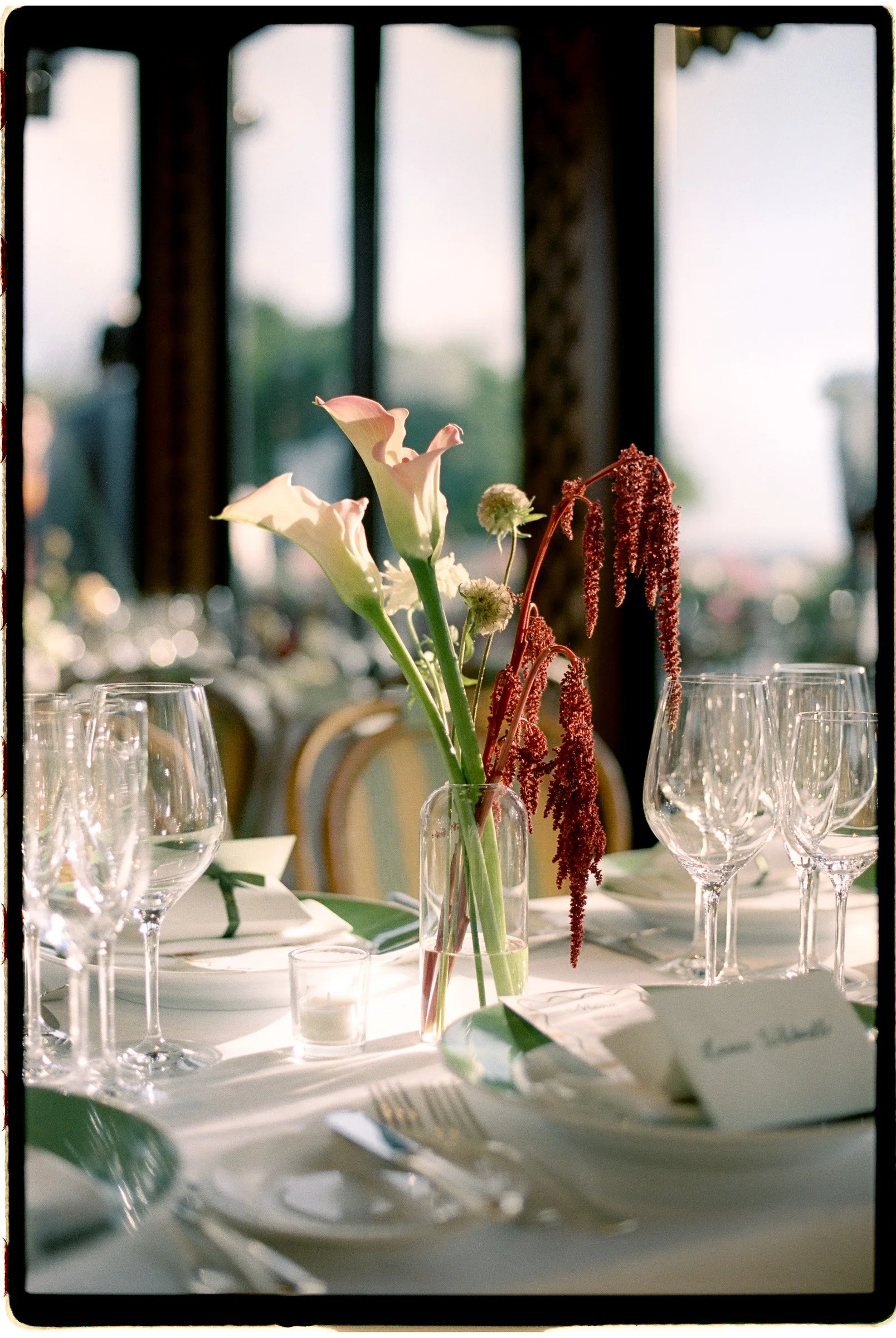 New-york-city-wedding-photographer-river-cafe-documentary-wedding-photographer-cocktail-hour-2.jpg