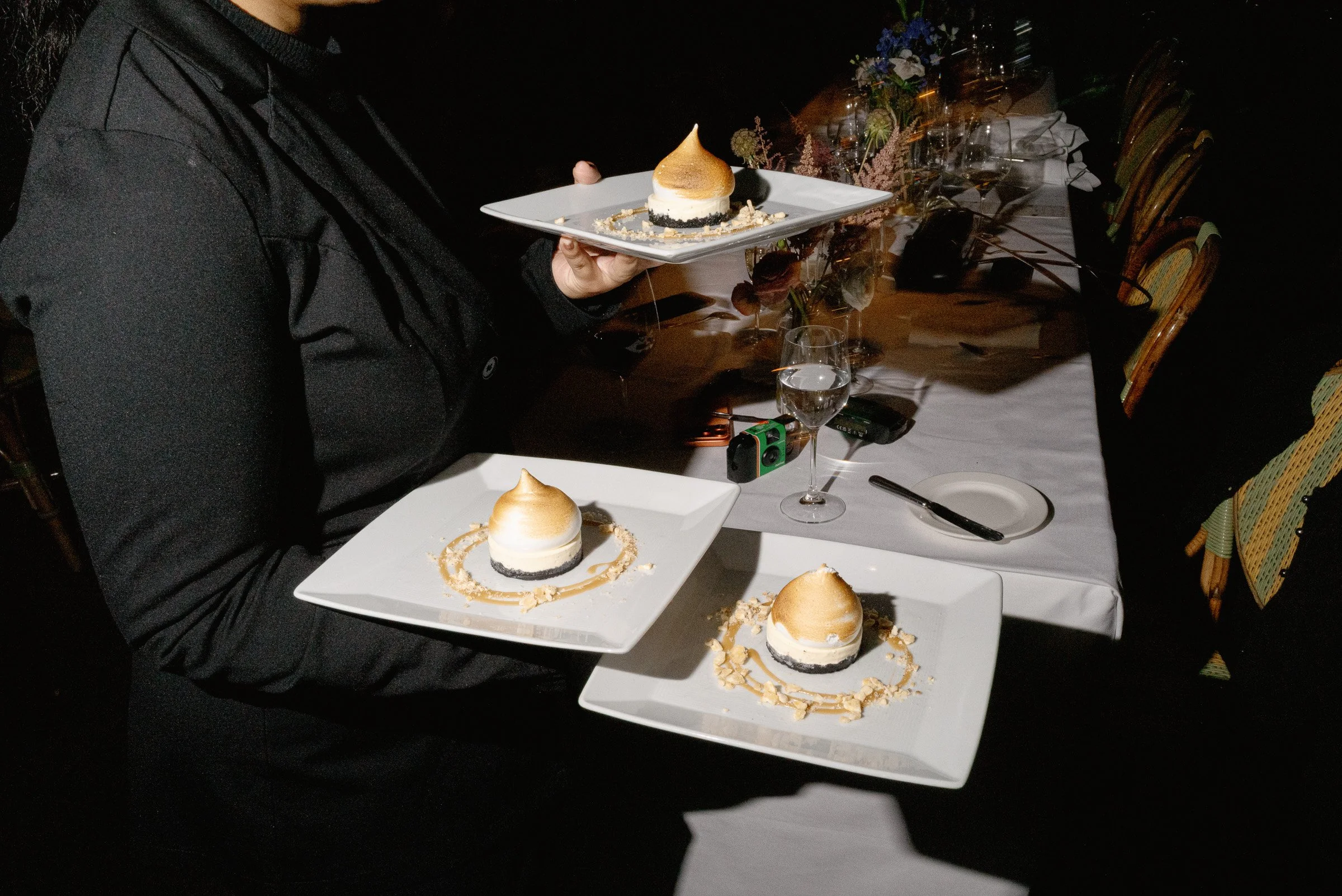 New-york-city-wedding-photographer-river-cafe-documentary-wedding-photographer-Reception-2-2.jpg