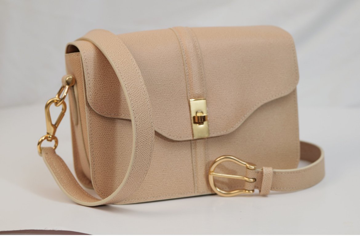 The Artemis Handbag - La Crème