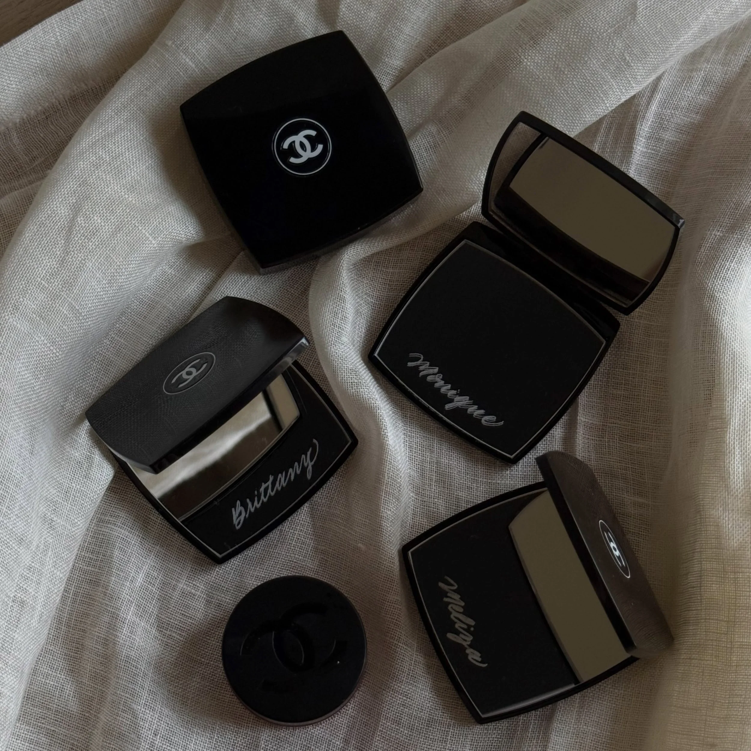 Iconic for a reason.

Personalized Chanel compacts are just that good of a gift 🎁

This set is for an upcoming wedding. A lovely bride&rsquo;s gifts for her girls on her big day.

Believe it or not, taking these photos took longer than the engraving