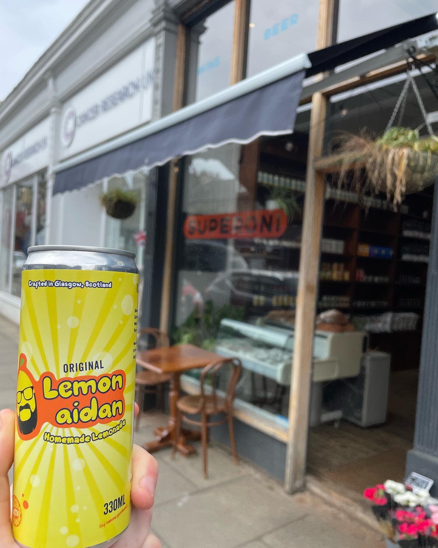 Stockbridge Young Team 📣

Get your grubby little mittens on some  hot dogs washed down with our Original Lemonaidan at @superoni 

Available Sunday 11am until sell out 

🌭🍋🌭🍋