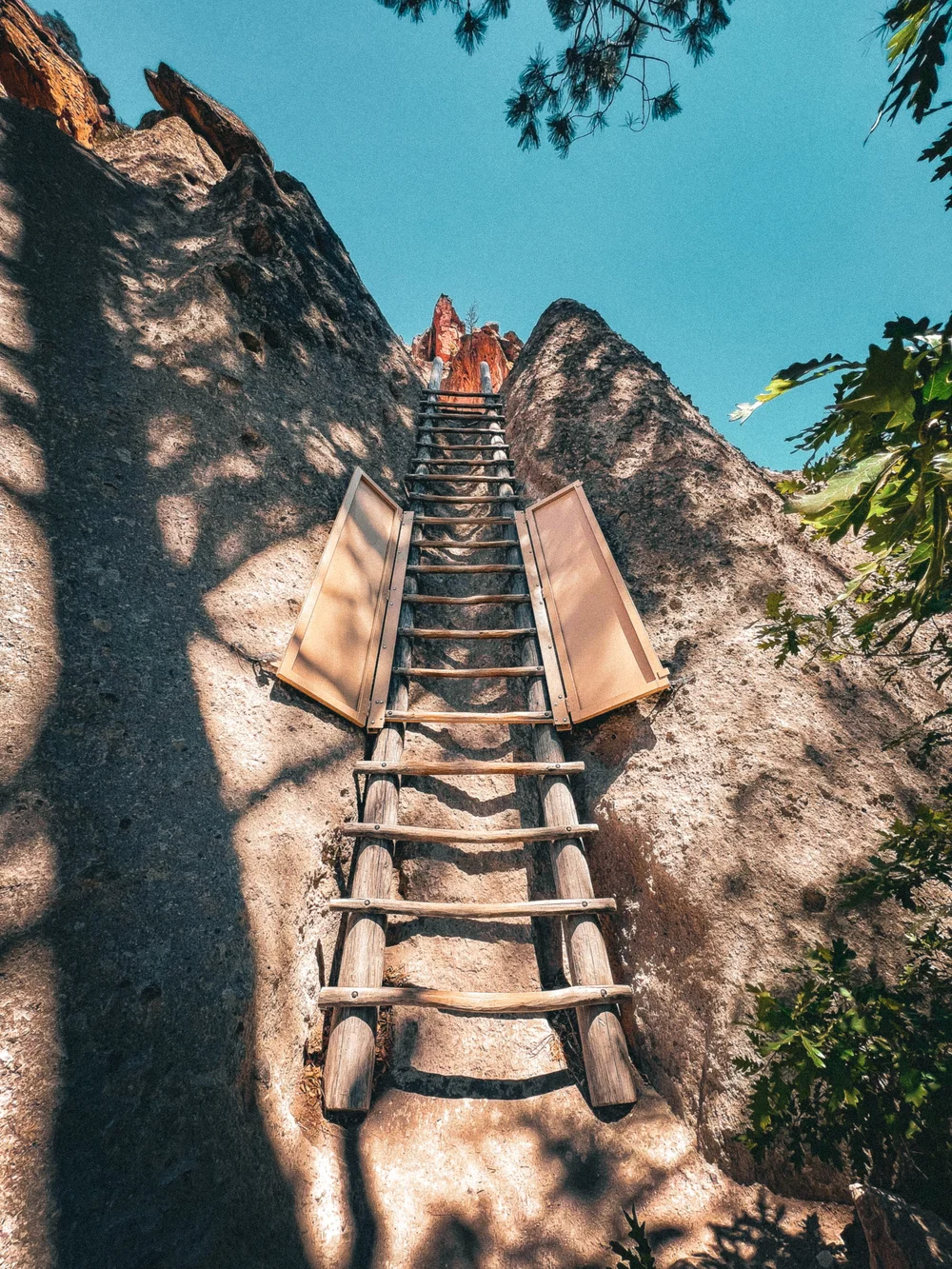 The first ladder on the descent to Alcove House