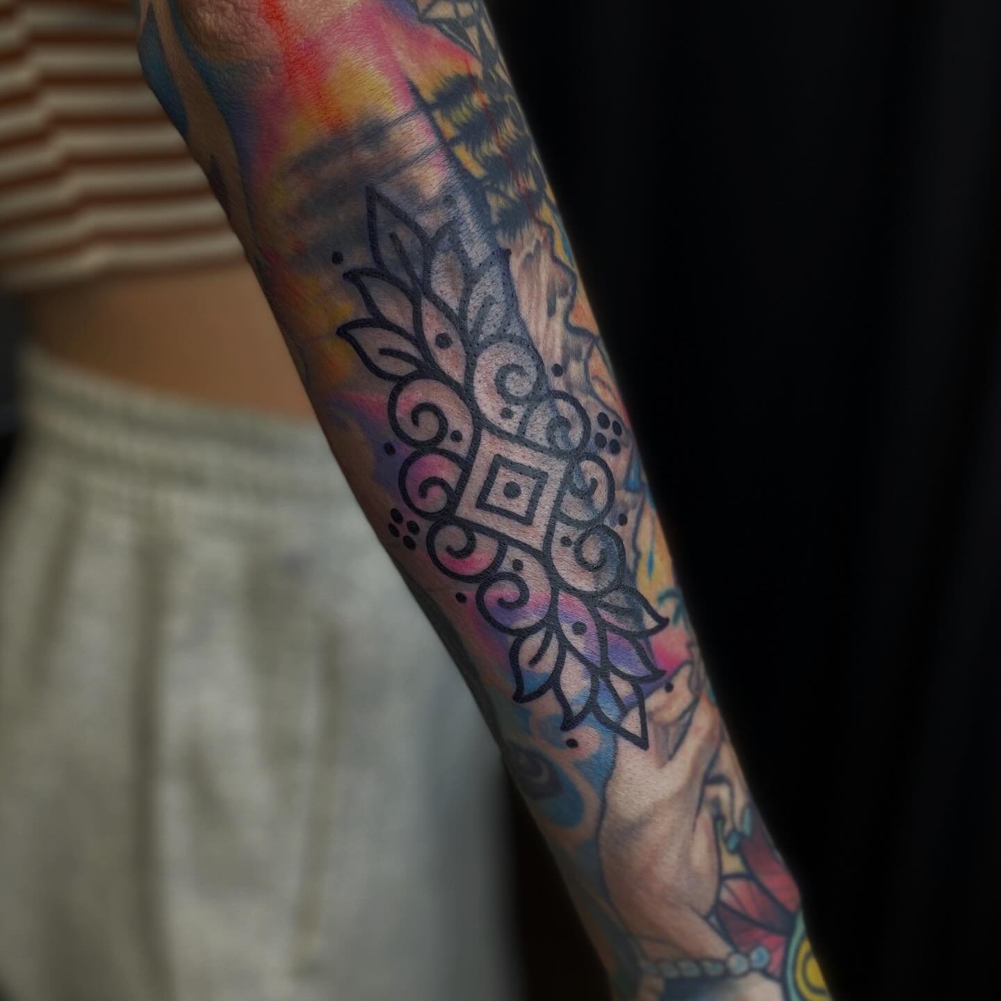 Pair of blastovers for Cass, love the look of these :) Have some faded tattoos? Let me blastover them :)
&bull;
#blastovertattoo #blastover #denvertattooshop #denvertattooartist #ornamentaltattoo #tattooideas