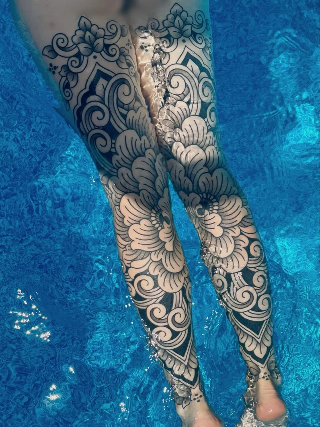So hyped about these healed photos from a great client &lt;3 
&bull;
#healedtattoo #healedtattoos #healedtattoowork #denvertattooartist #ornamentaltattoo #blackworktattoo #boldtattooart #femaletattooartist #coloradotattoo #coloradotattooartist