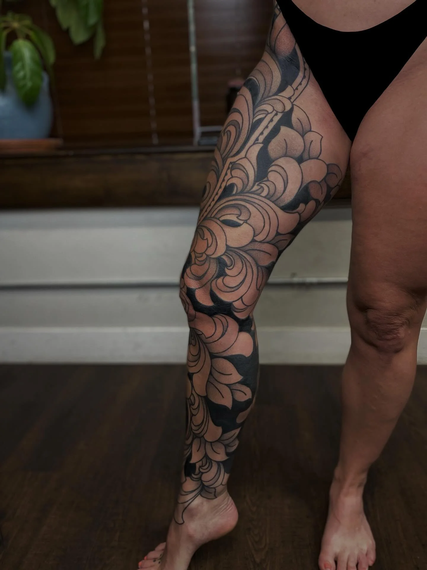 Labor of love on this full leg sleeve for Jennie; thank you so much for being an absolute beast every session and for your trust &lt;3
&bull;
#denvertattooartist #denvertattoo #denvertattoos #denvertattooshop #denvertattooer #legsleevetattoo #legslee