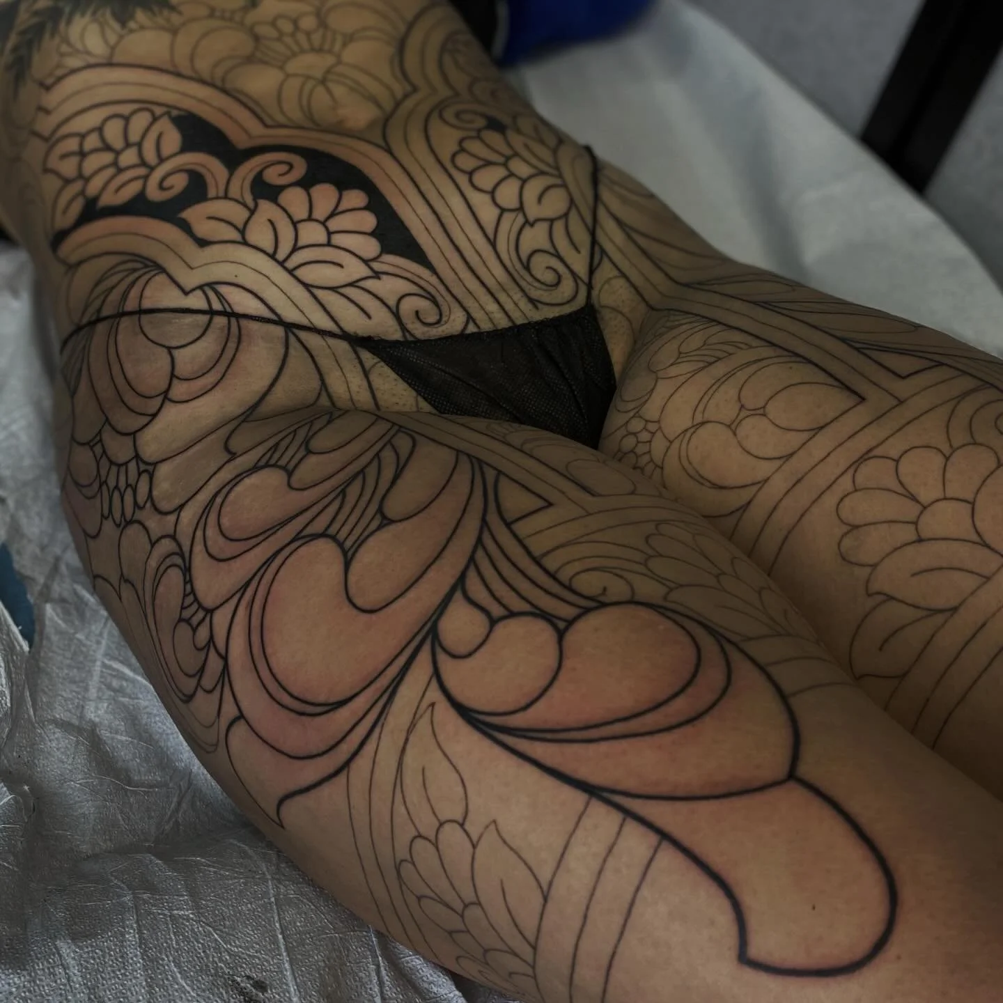 Just having the most fun working on this project for Jackilynn <3 more in a couple weeks but couldn&rsquo;t resist sharing.
&bull;
#denvertattooartist #bodysuittattoo #ornamentaltattoo #coloradotattooartist #geometrip