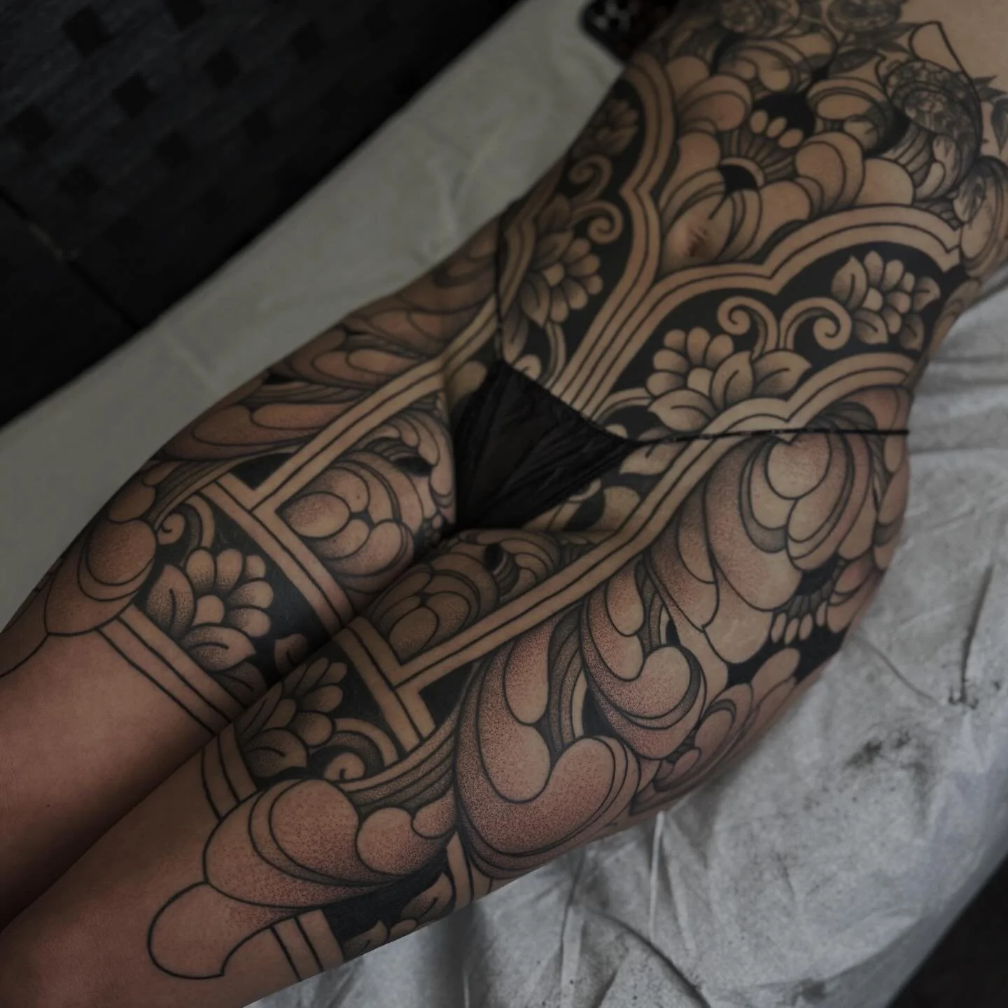 So happy with this project for the strongest Jackilynn. We accomplished this in just under 4 months and about 40 hours of tattooing. Swipe to see the different phases of this project. We will be continuing onto the chest soon, thank you endlessly, Ja