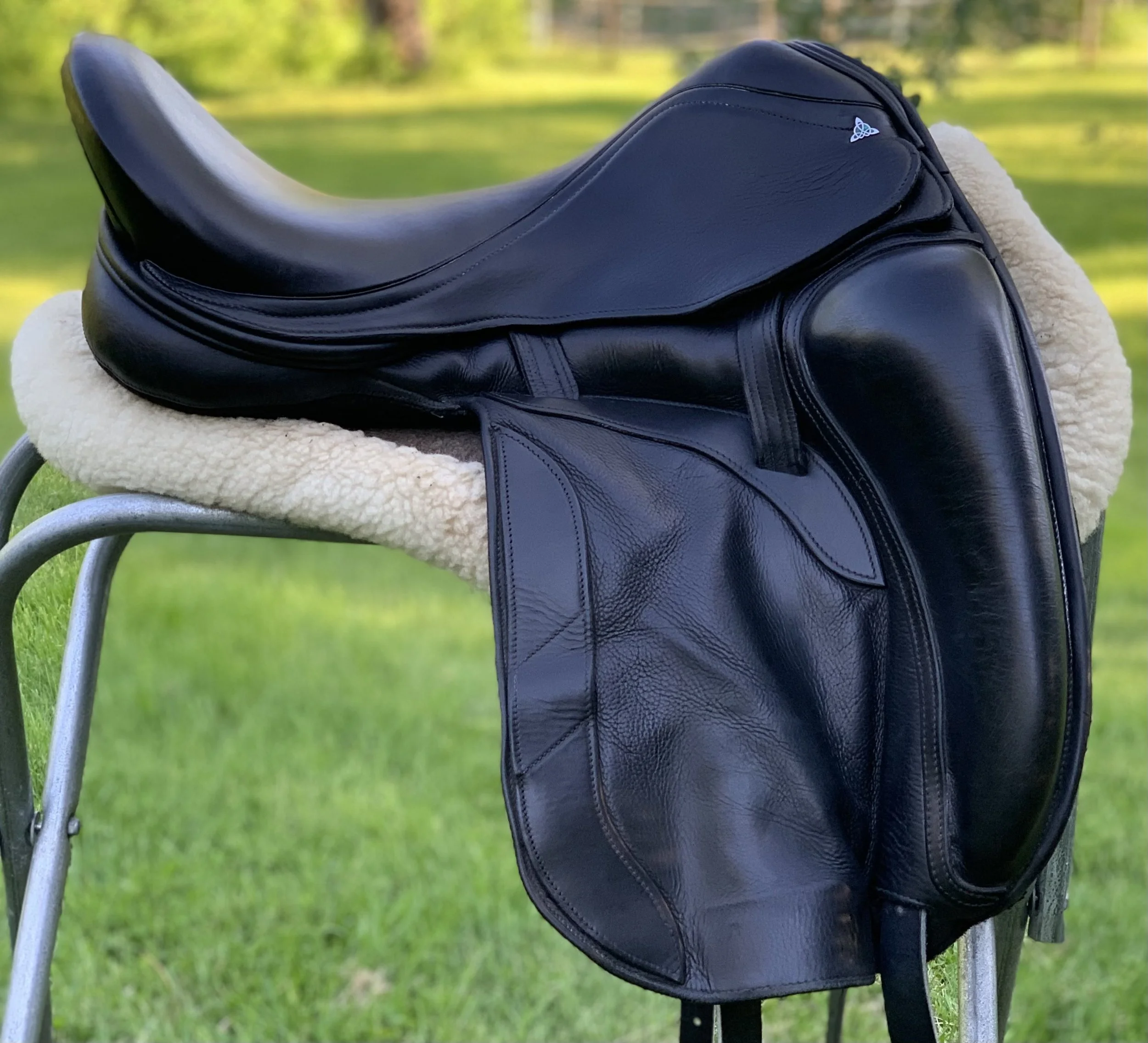 Bliss of London Paramour 18" M Monoflap Dressage