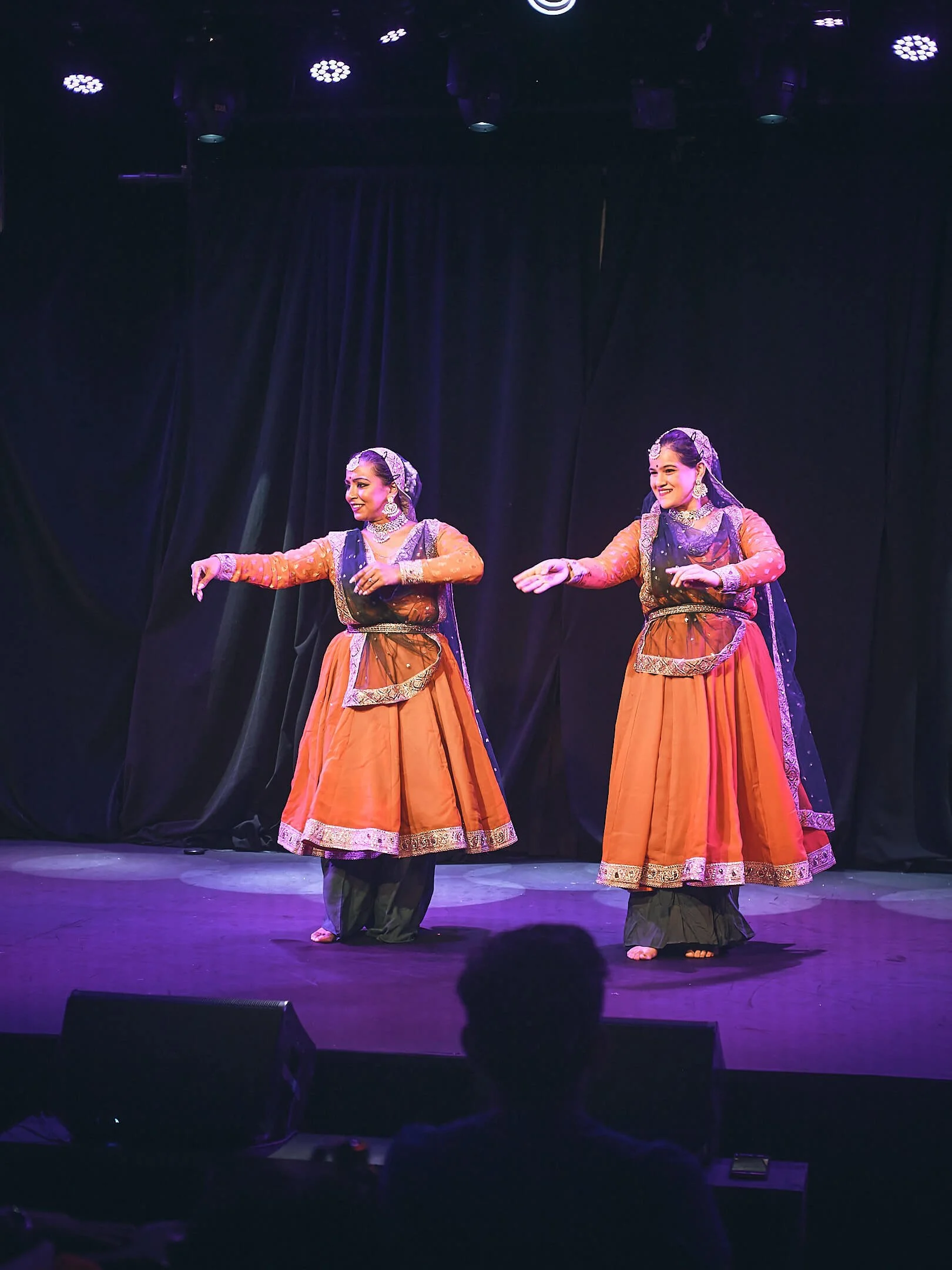 kathak-annual-student-showcase-alpha-wave-studios-whippany-nj-FujiFilm-XPRO2-1986-35-mm-2025-05-11.jpg