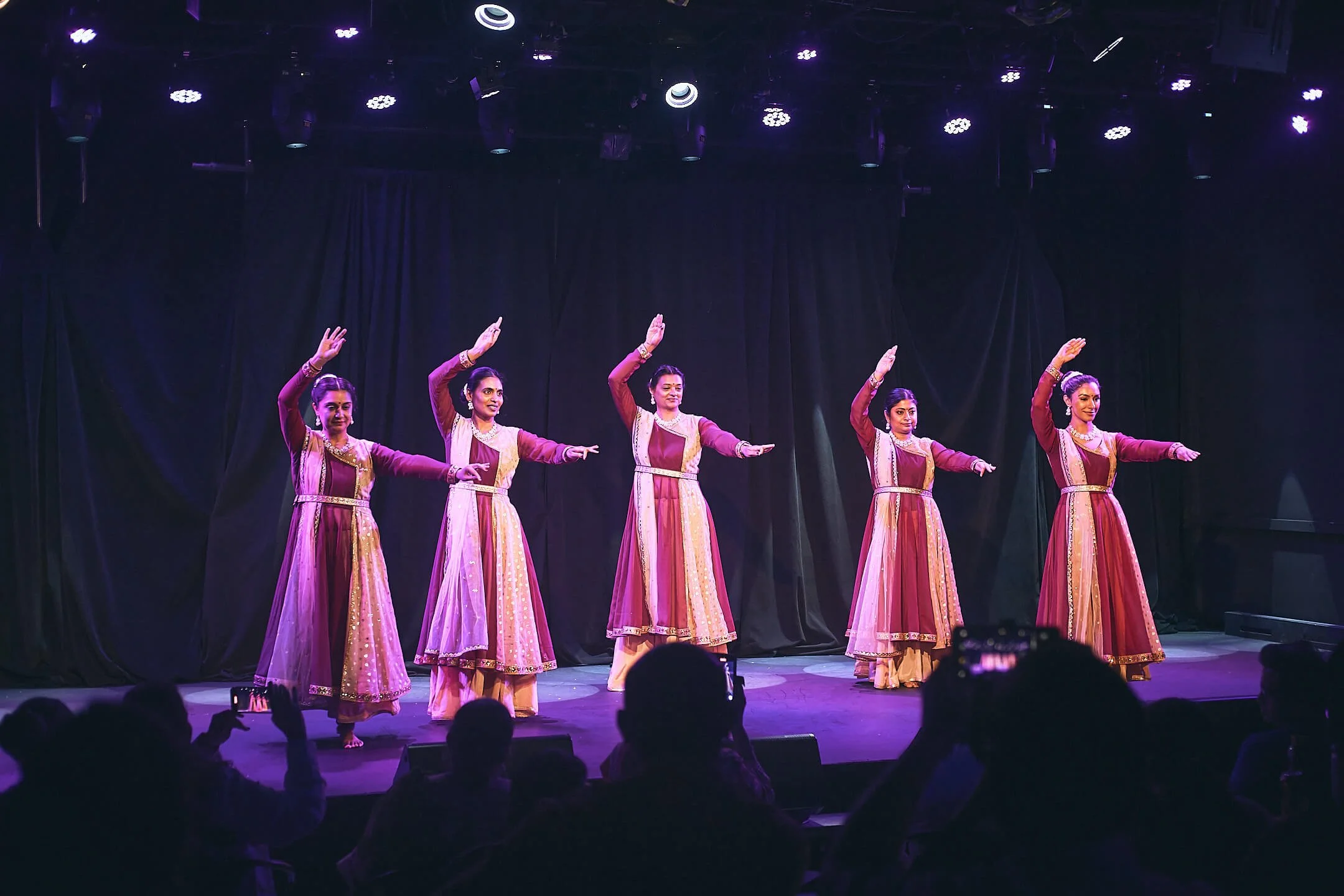 kathak-annual-student-showcase-alpha-wave-studios-whippany-nj-FujiFilm-XPRO2-1745-35-mm-2025-05-11.jpg