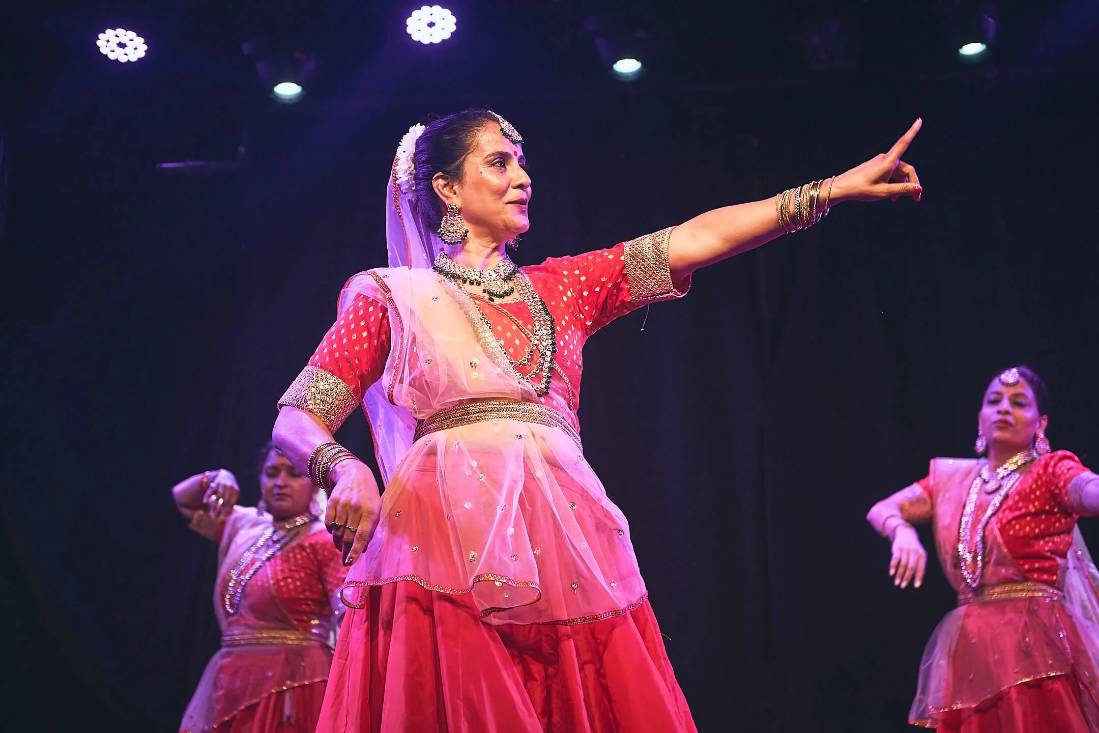 kathak-annual-student-showcase-alpha-wave-studios-whippany-nj-FujiFilm-XPRO2-1442-35-mm-2025-05-11.jpg