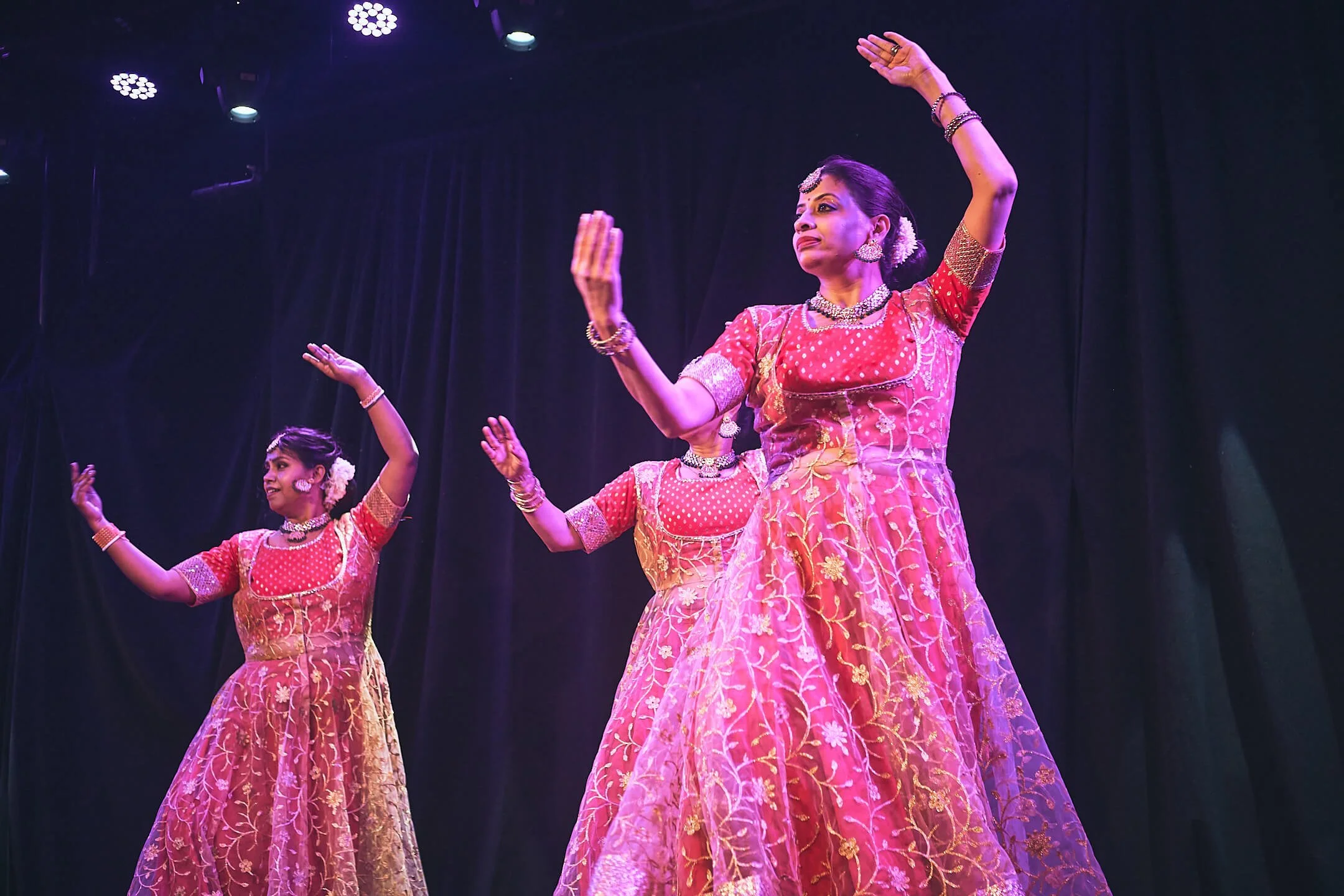 kathak-annual-student-showcase-alpha-wave-studios-whippany-nj-FujiFilm-XPRO2-1920-35-mm-2025-05-11.jpg